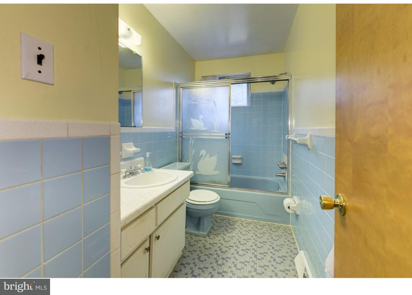 115 Colonial Road Edgewater Park, NJ 08010 - Photo 20 of 24 Bathroom