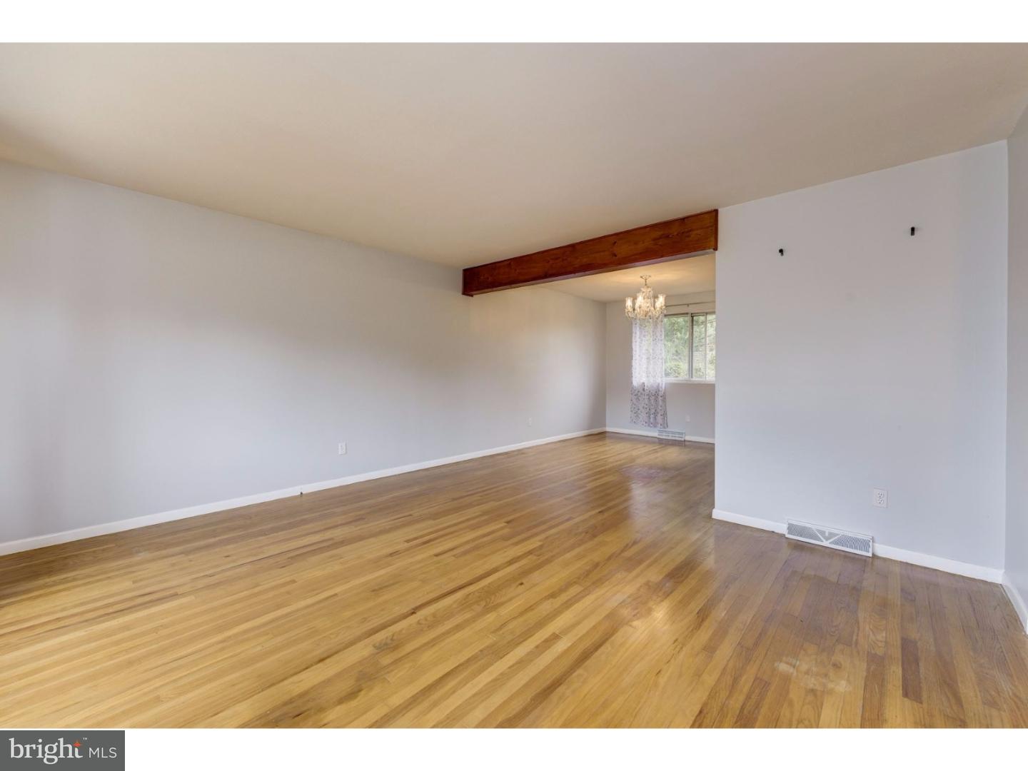 115 Colonial Road Edgewater Park, NJ 08010 - Photo 3 of 24 Living Room
