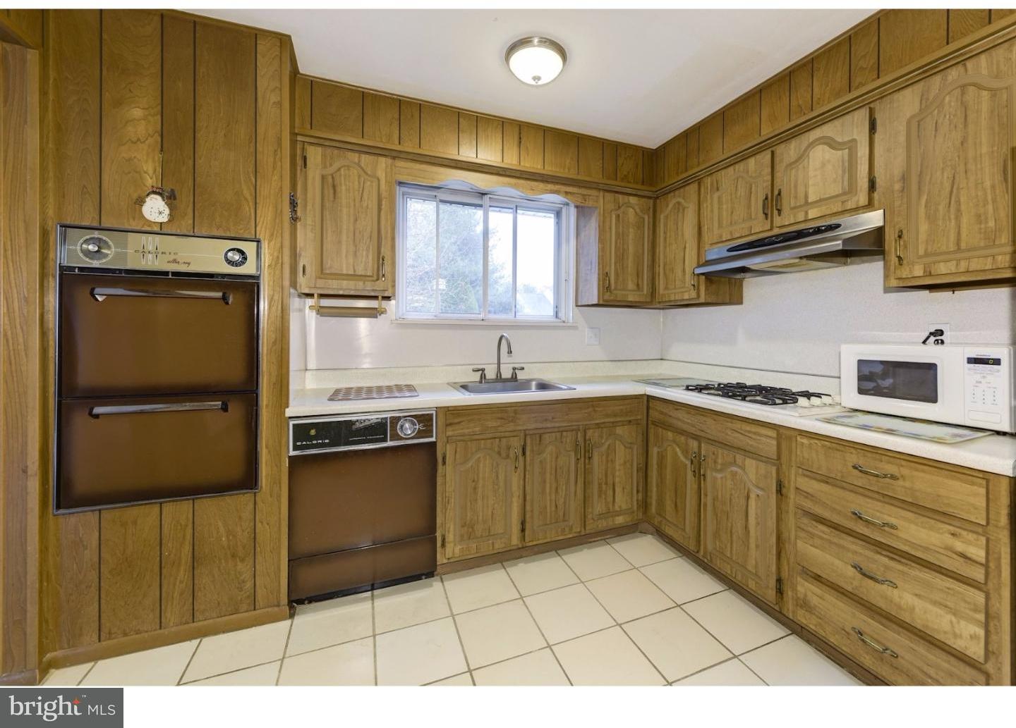 115 Colonial Road Edgewater Park, NJ 08010 - Photo 8 of 24 Gallery Image 8