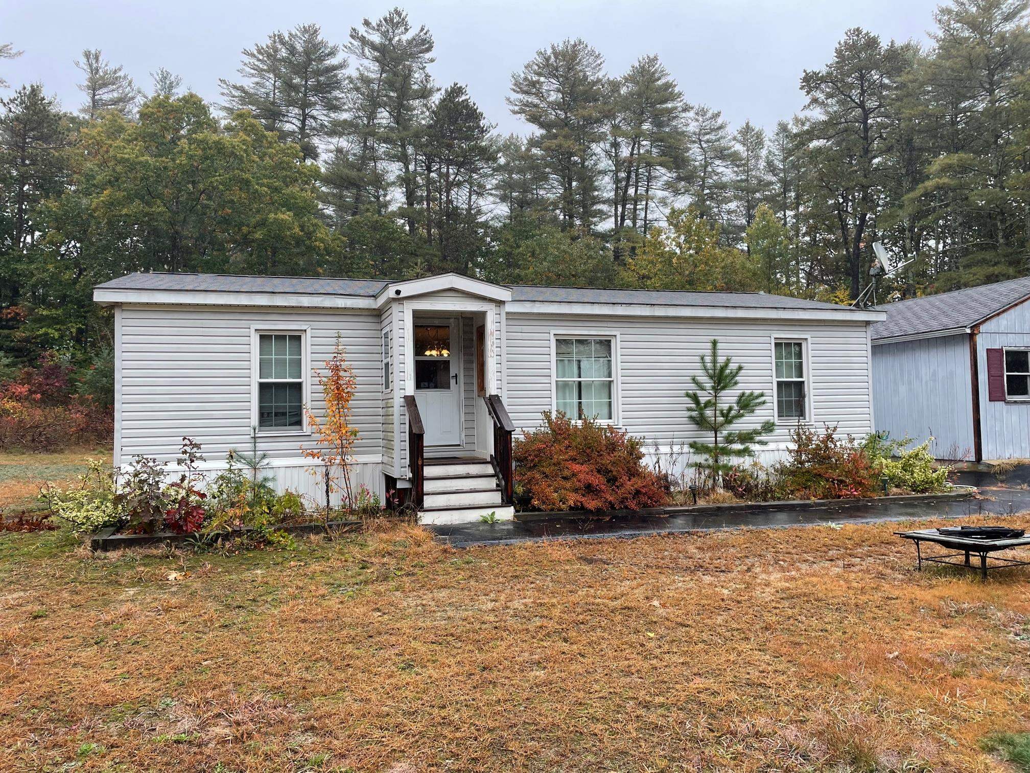 51 Mill Pond Road Epping, NH 03042 - Photo 1 of 8 Gallery Image 1