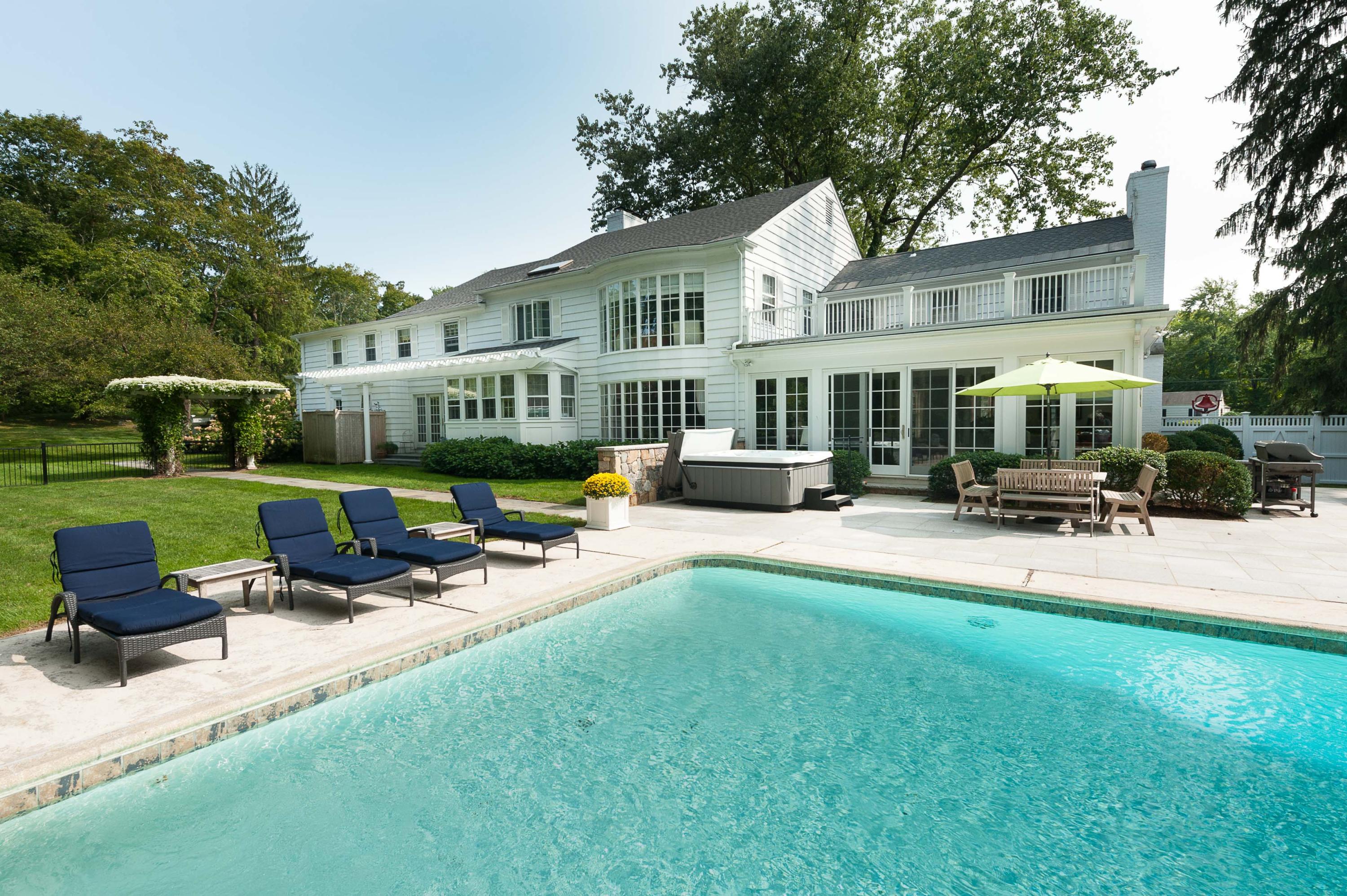 27 Dunning Road New Canaan, CT 06840 - Photo 4 of 60 Heated Pool