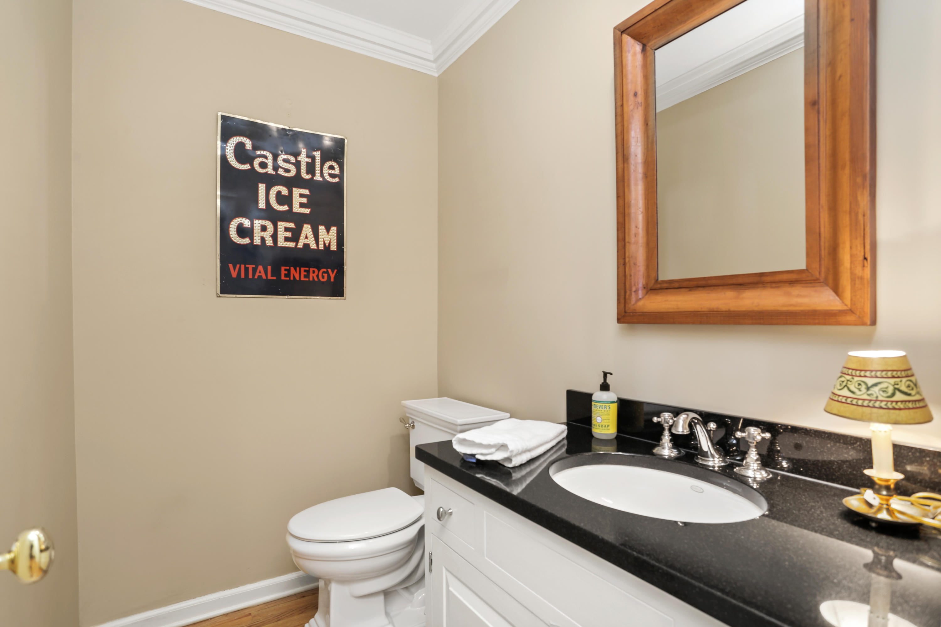 27 Dunning Road New Canaan, CT 06840 - Photo 36 of 60 Powder Room
