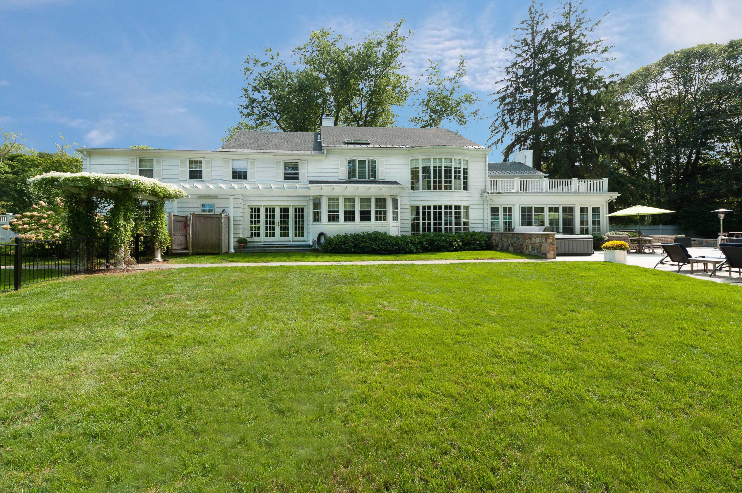 27 Dunning Road New Canaan, CT 06840 - Photo 5 of 60 Rear View