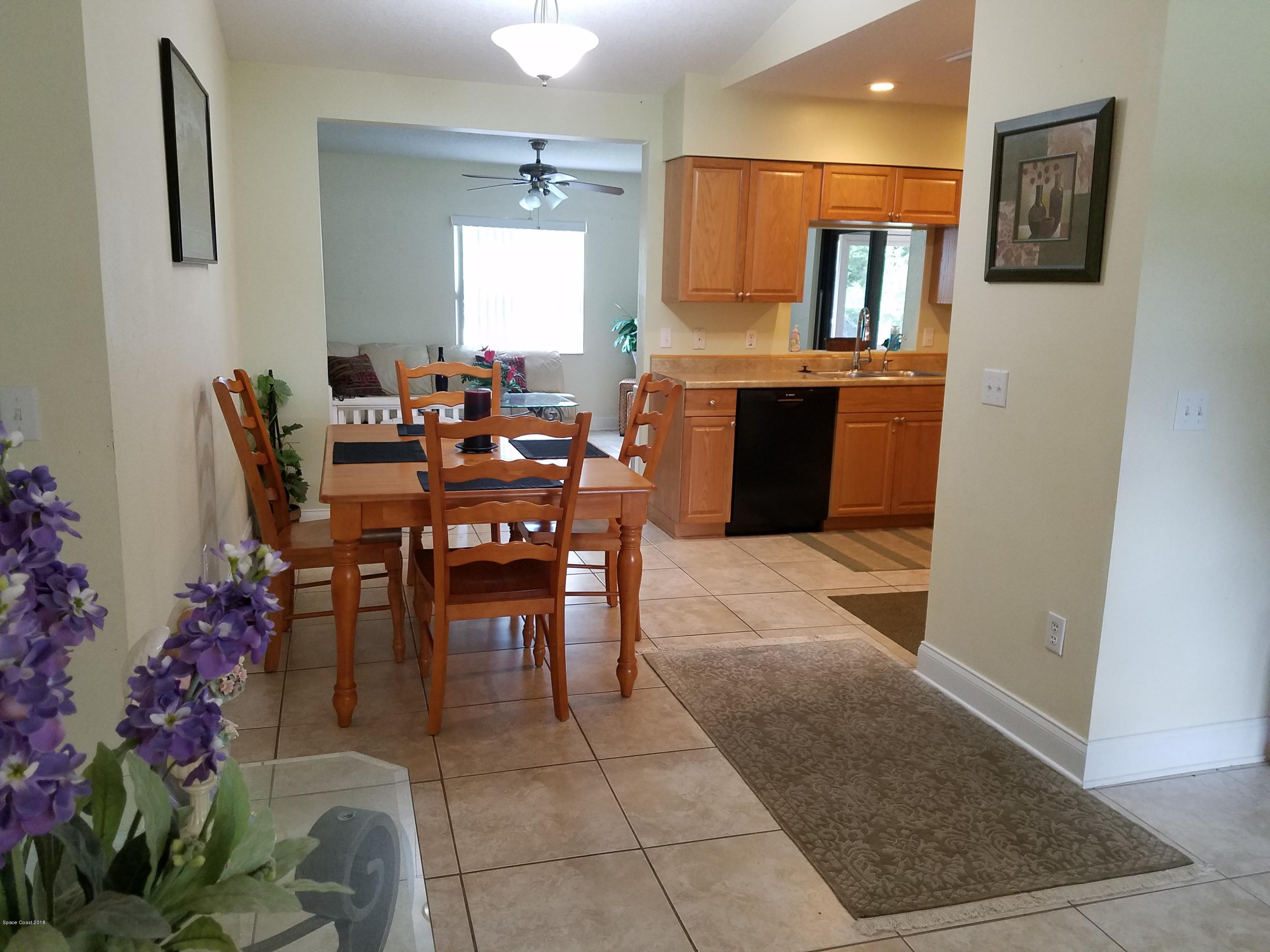 919 Commerce Road Southeast, Unit 12 Palm Bay, FL 32909 - Photo 4 of 29 Dining Room