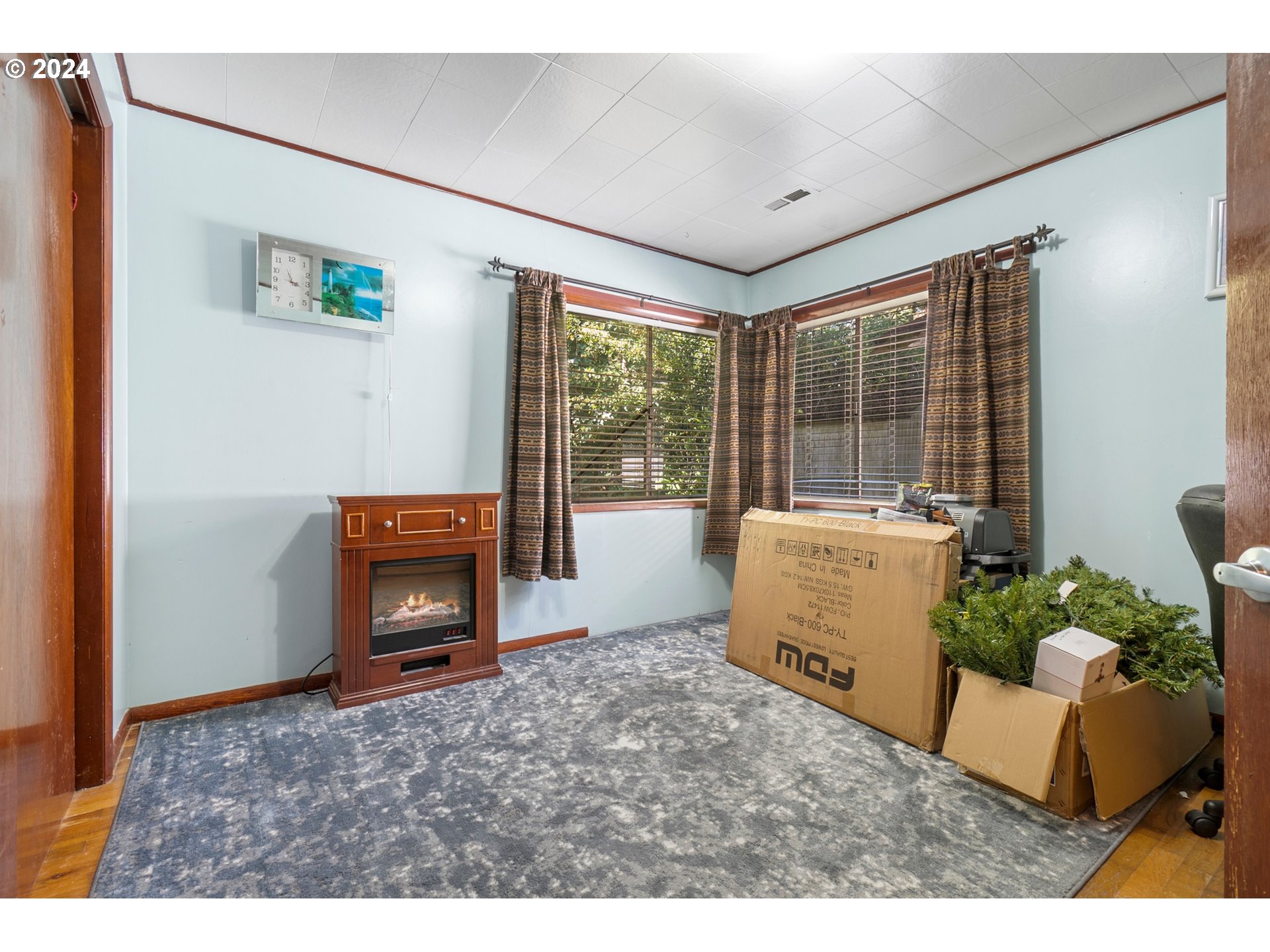 475 Frank Johns Road Stevenson, WA 98648 - Photo 12 of 17 a living room with furniture and a fireplace