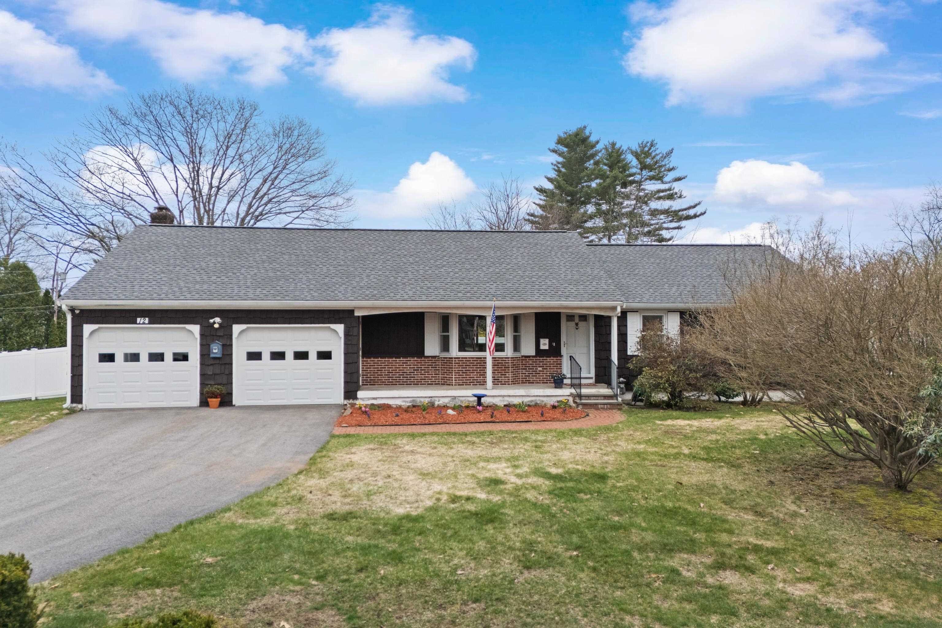 12 Colonial Circle Hampton, NH 03842 - Photo 2 of 60