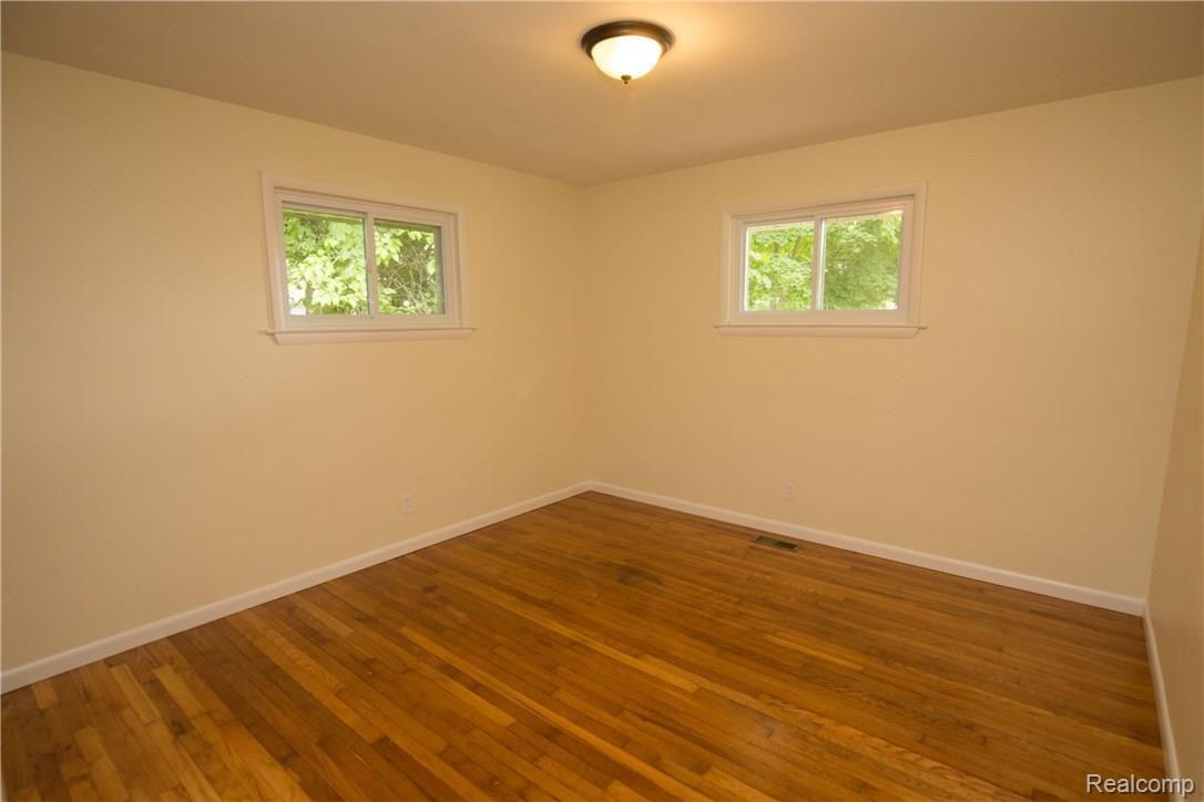 2903 West Auburn Road Rochester, MI 48309 - Photo 22 of 36 IMG_4954.jpg