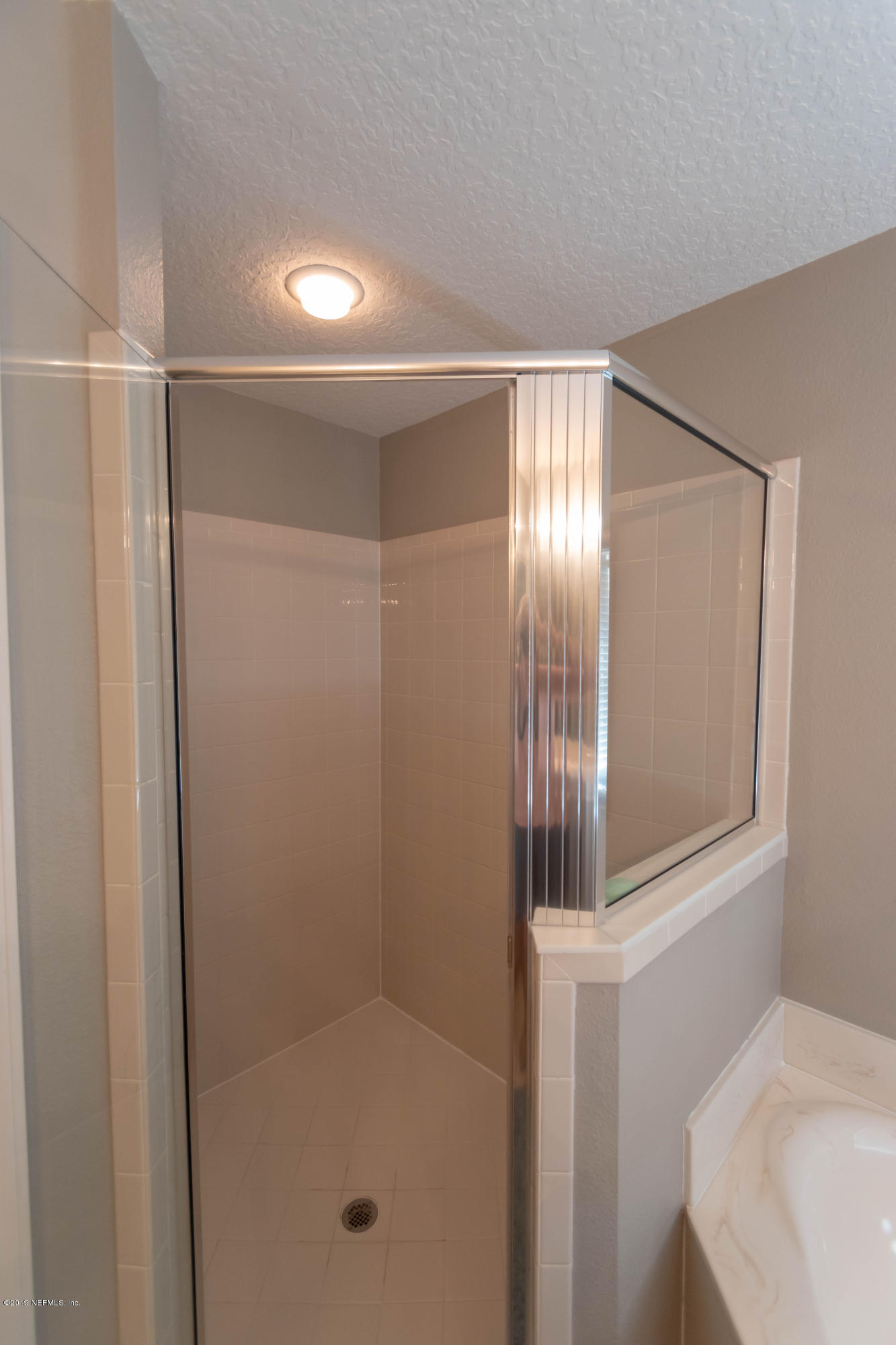 11064 Lothmore Road Jacksonville, FL 32221 - Photo 20 of 33 11064 Lothmore Owners shower