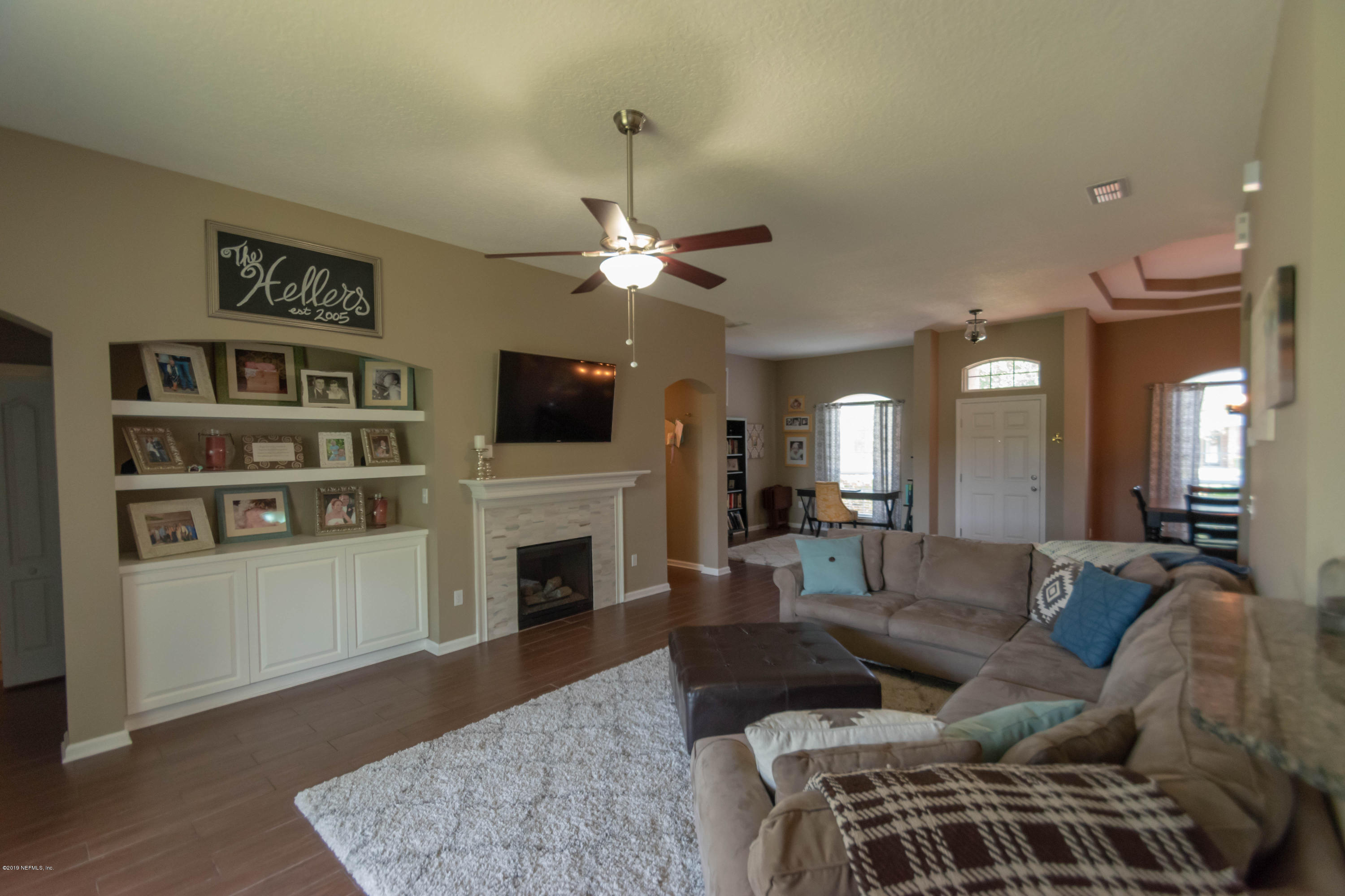 11064 Lothmore Road Jacksonville, FL 32221 - Photo 4 of 33 11064 Lothmore Living Room View 4