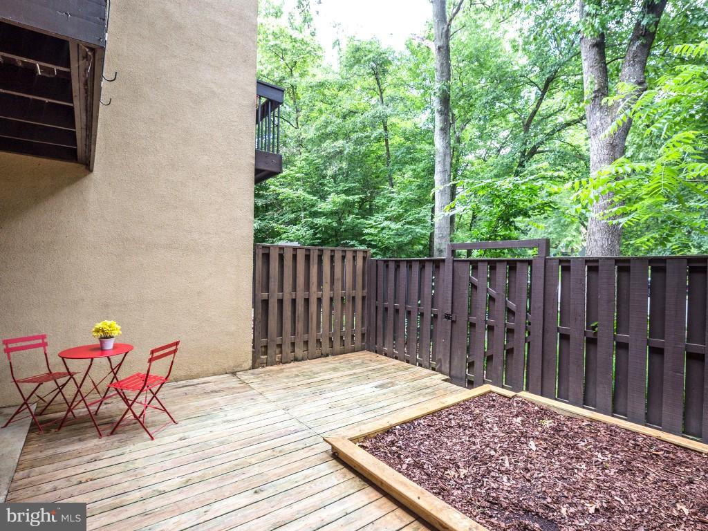 2182 Cartwright Place Reston, VA 20191 - Photo 25 of 30 Exterior (Rear)