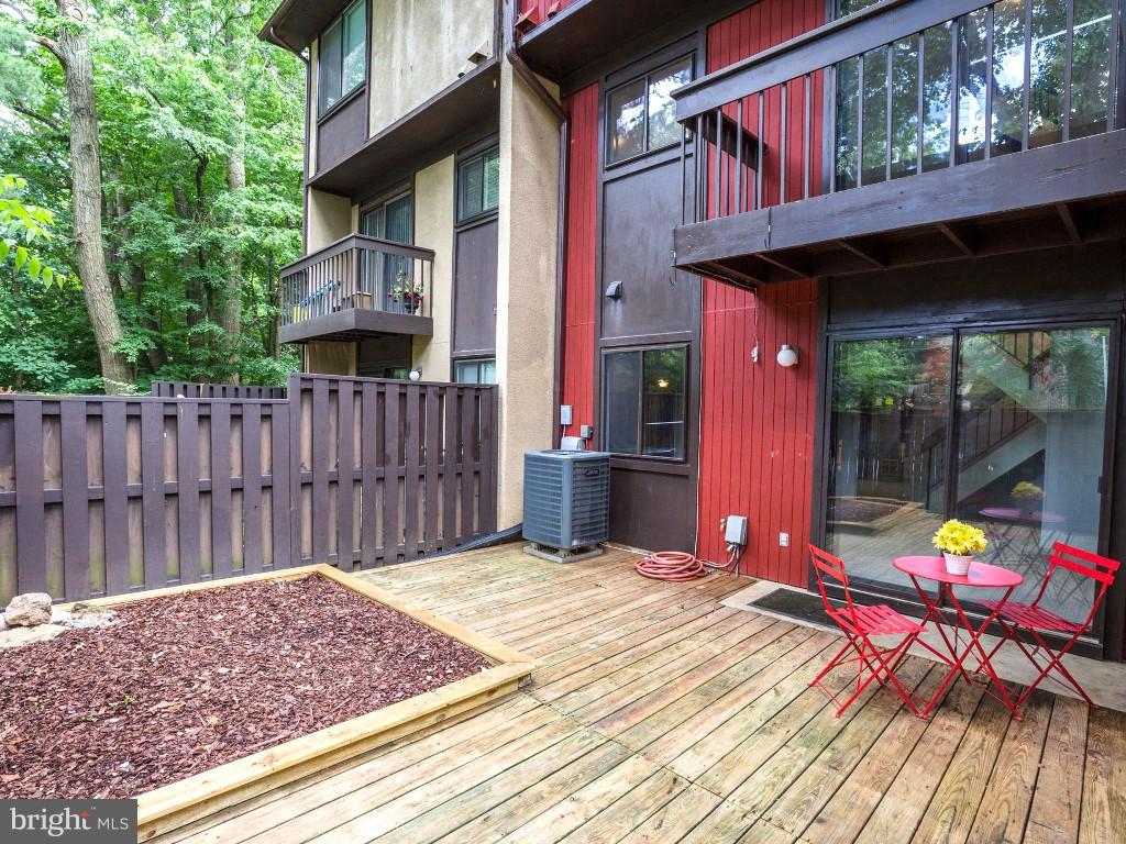 2182 Cartwright Place Reston, VA 20191 - Photo 26 of 30 Exterior (Rear)
