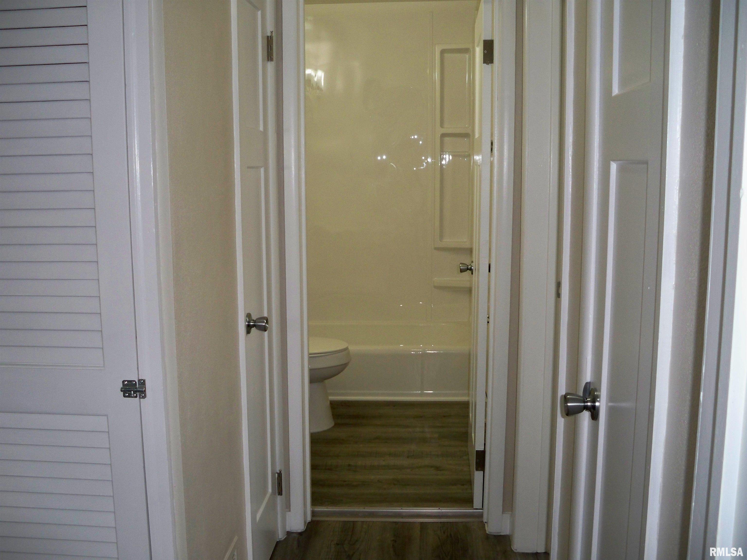208 Highland Avenue Springfield, IL 62704 - Photo 12 of 16 Gallery Image 12