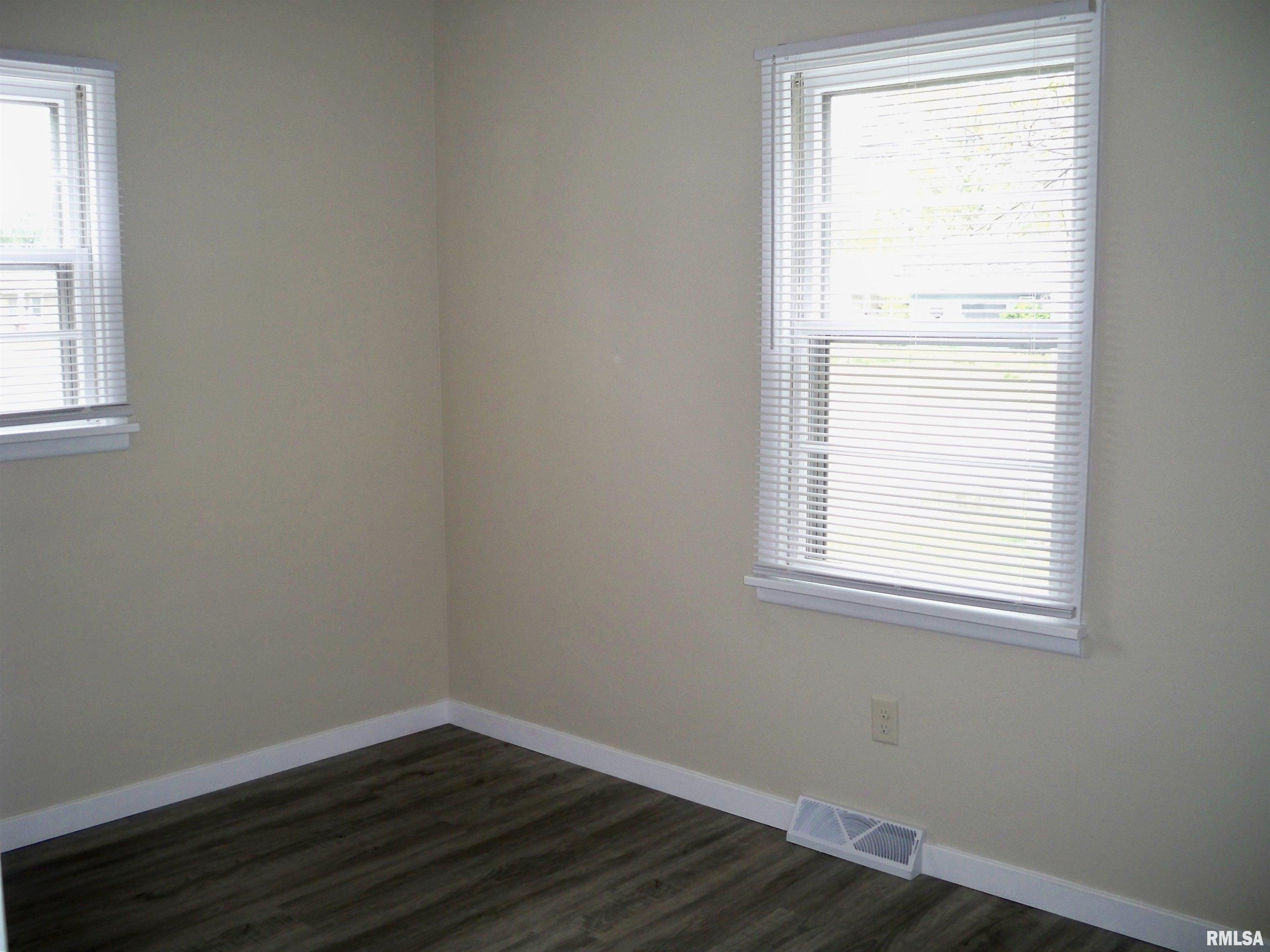208 Highland Avenue Springfield, IL 62704 - Photo 13 of 16 Gallery Image 13