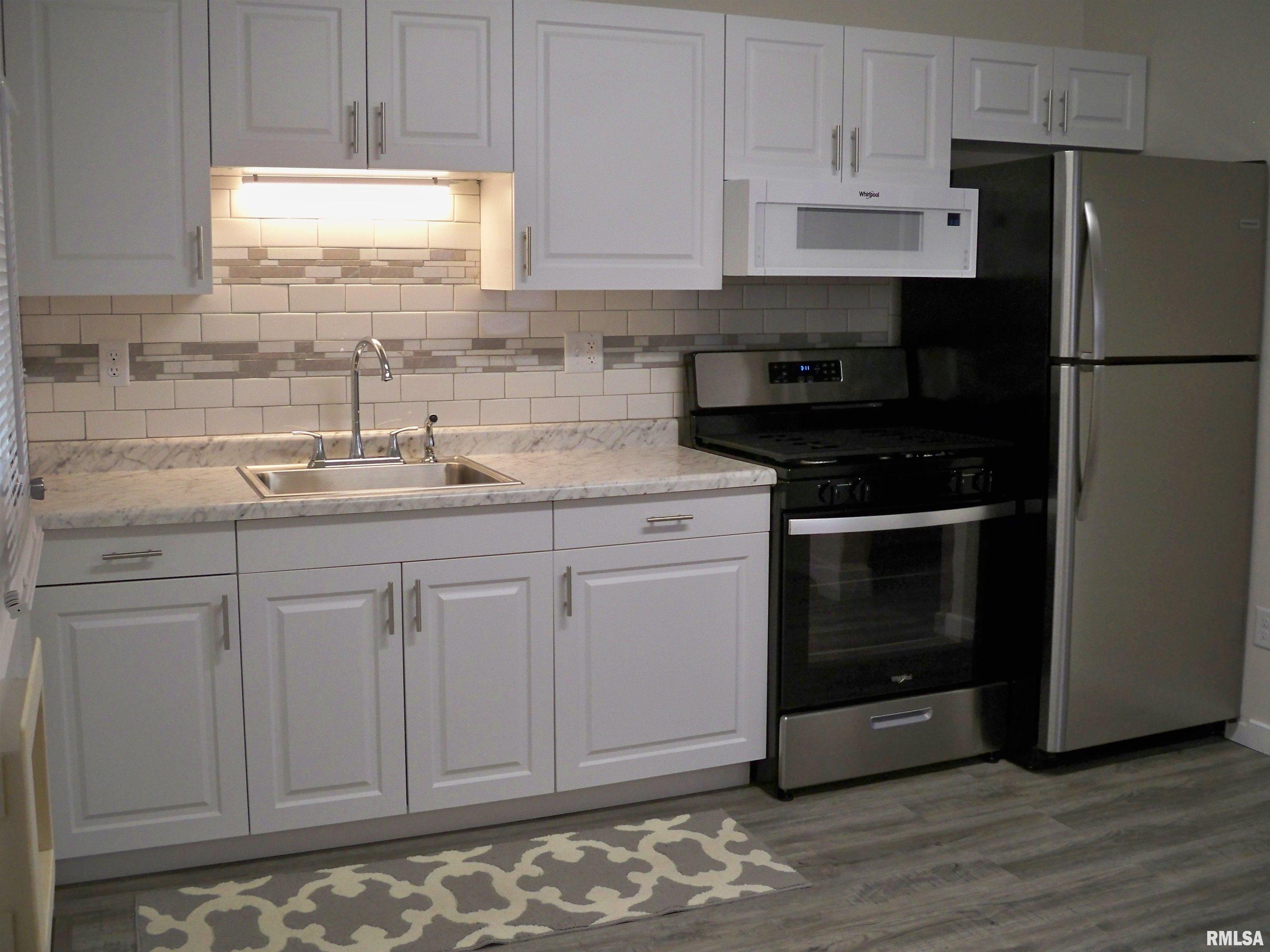 208 Highland Avenue Springfield, IL 62704 - Photo 3 of 16 Gallery Image 3