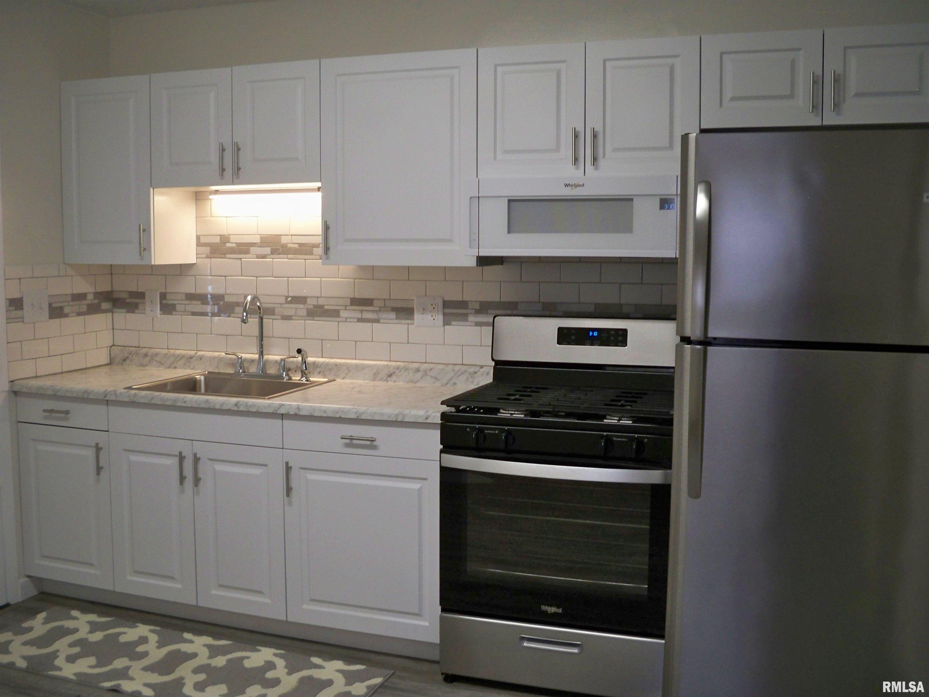 208 Highland Avenue Springfield, IL 62704 - Photo 4 of 16 Gallery Image 4