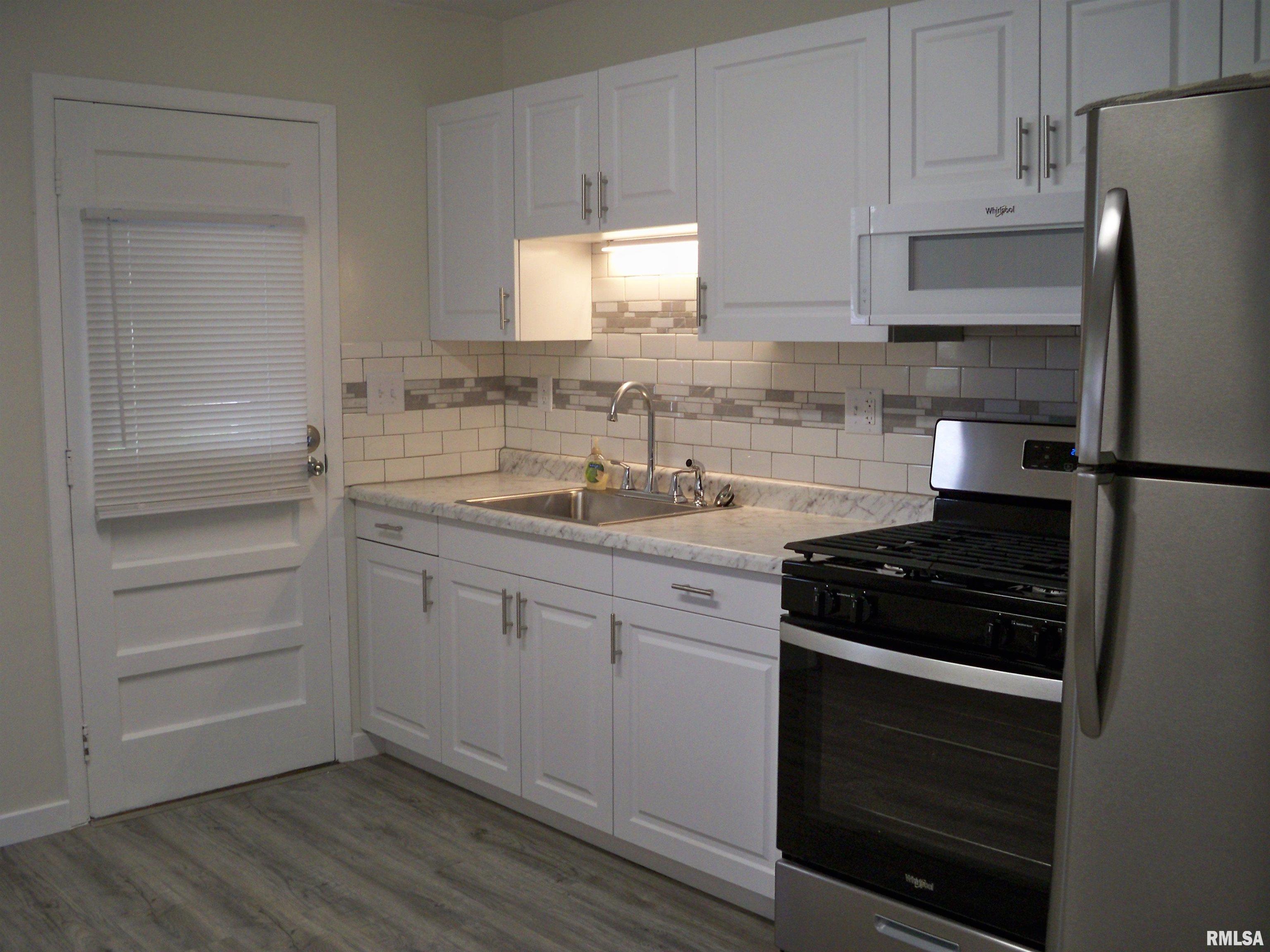 208 Highland Avenue Springfield, IL 62704 - Photo 5 of 16 Gallery Image 5