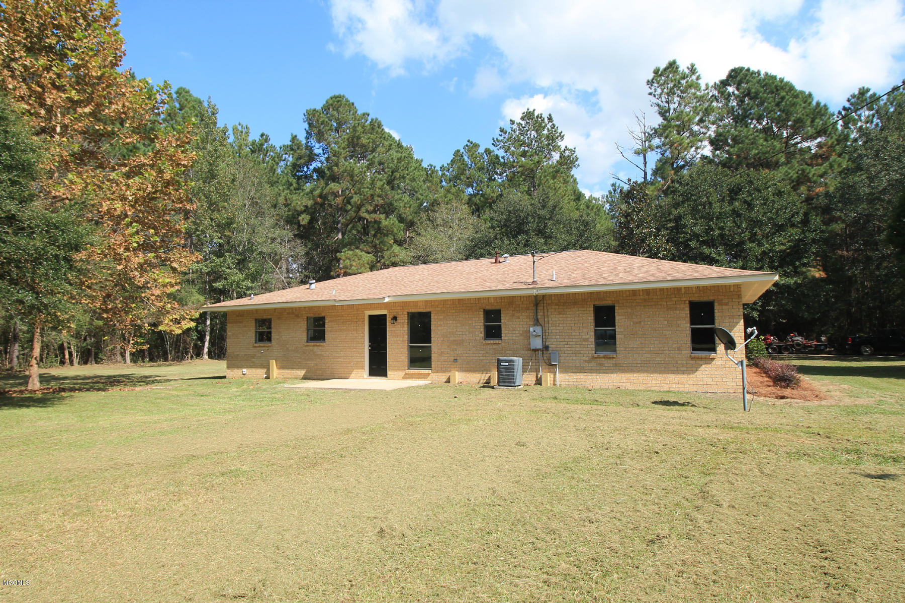 117 Thunder Road Lucedale, MS 39452 - Photo 2 of 46 4 (9)