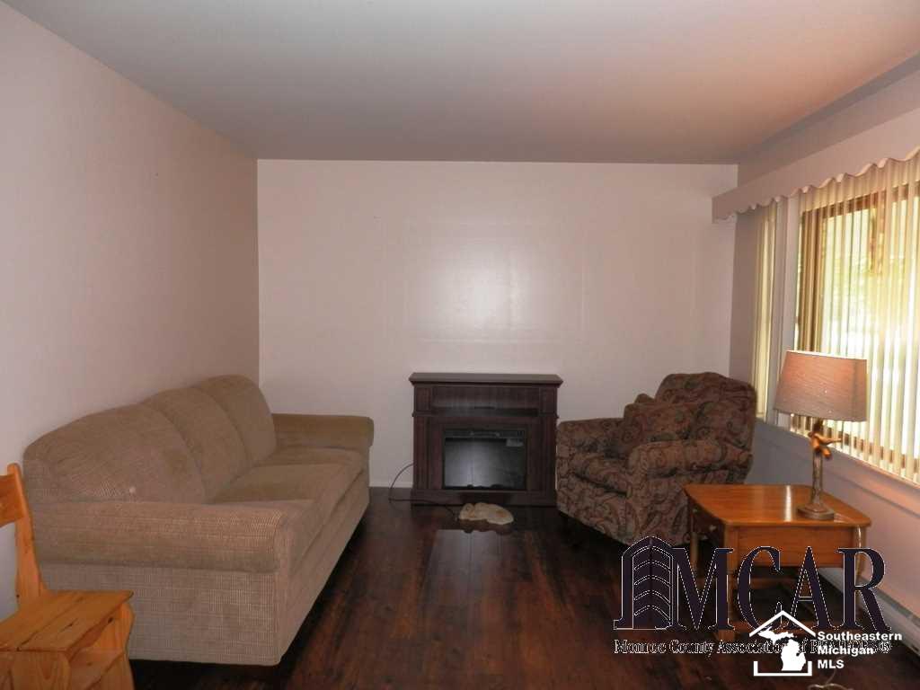 2420 North Custer Road Monroe, MI 48162 - Photo 2 of 23