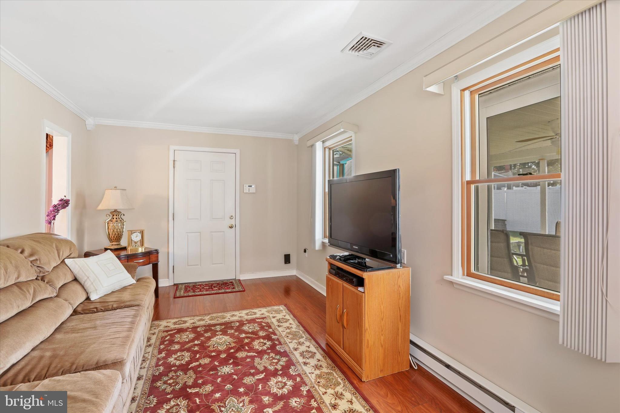 6 Quarter Turn West Road Levittown, PA 19057 - Photo 16 of 32 Family Room