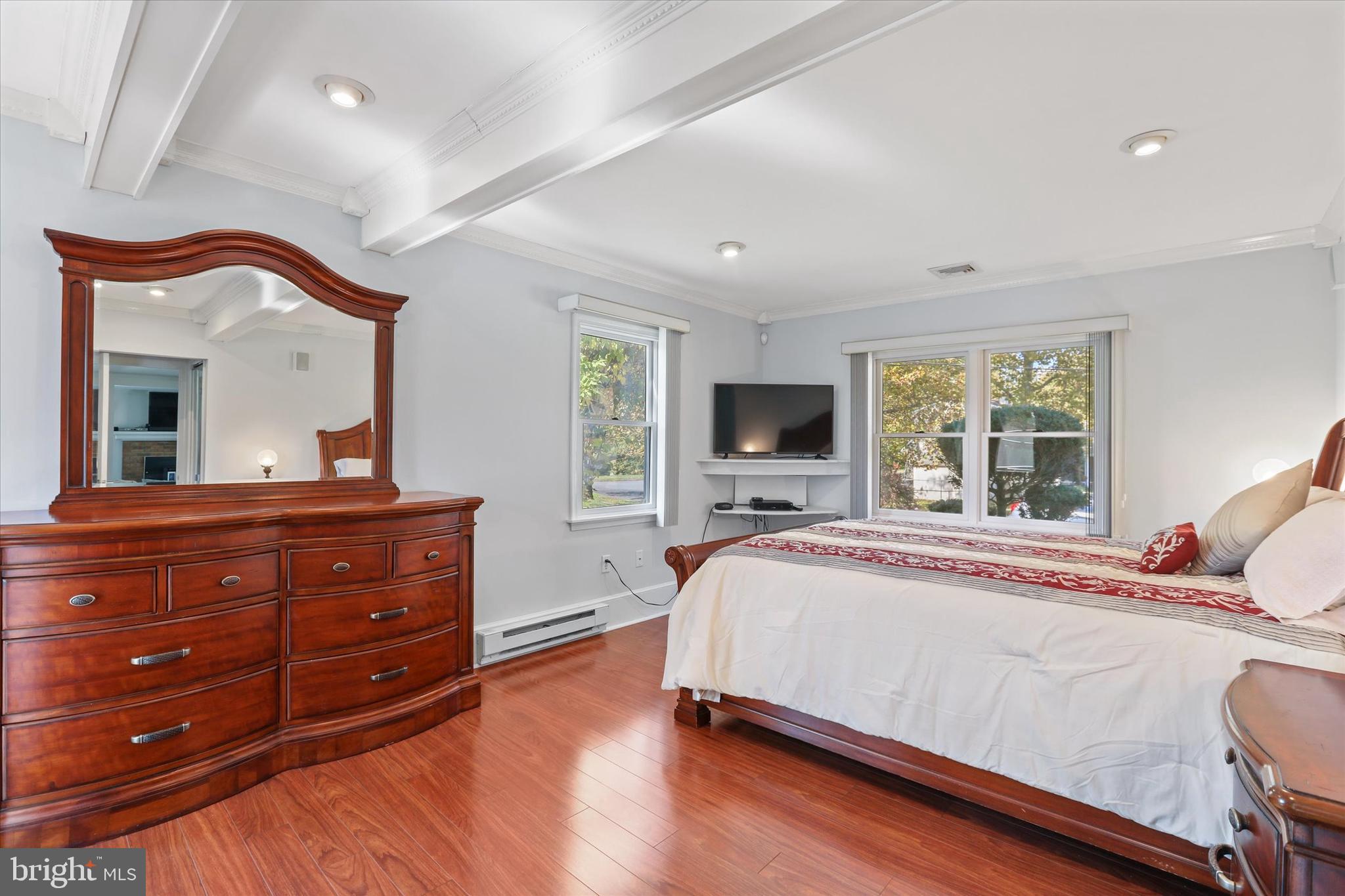 6 Quarter Turn West Road Levittown, PA 19057 - Photo 18 of 32 Master Bedroom Suite