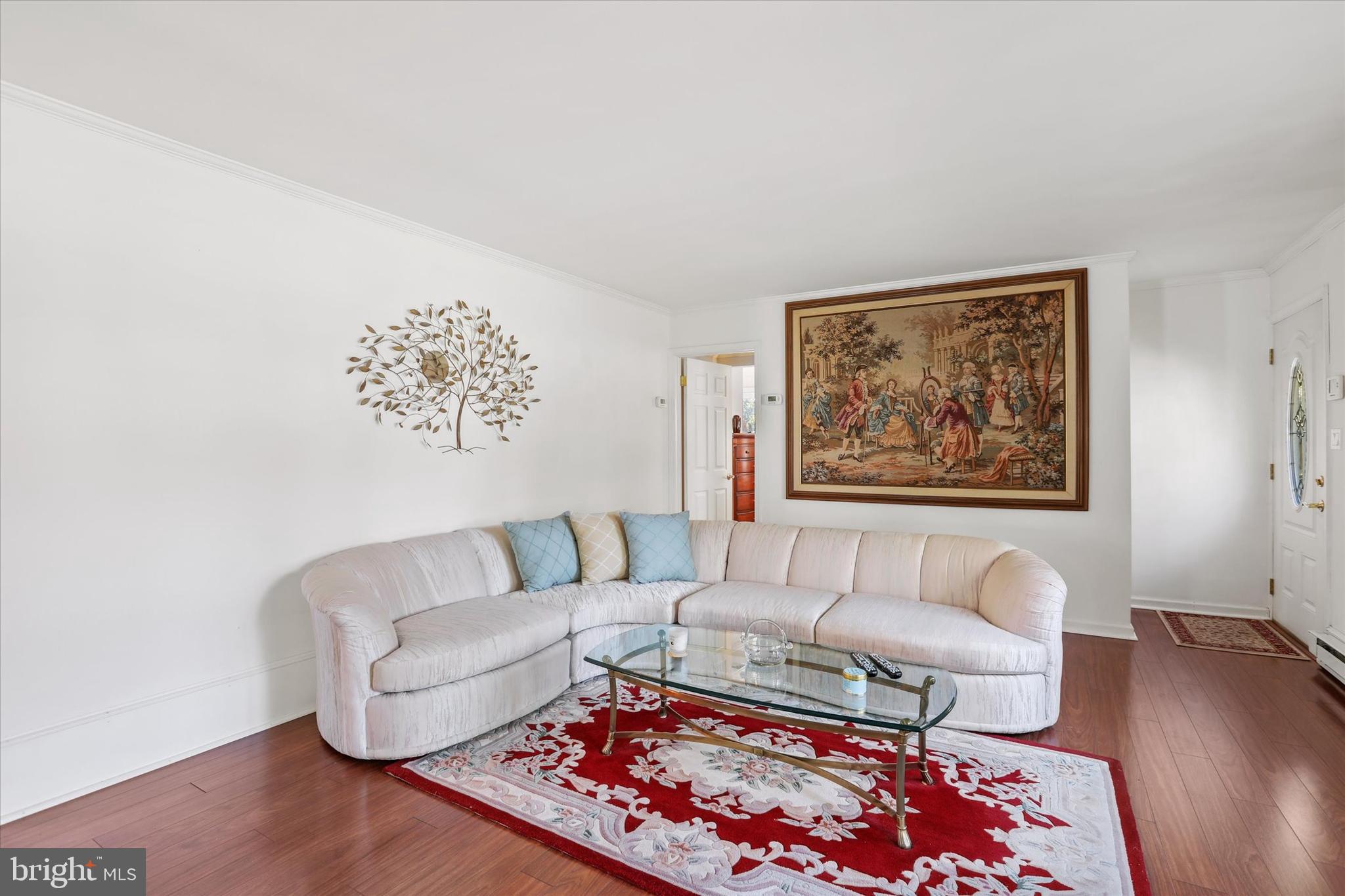 6 Quarter Turn West Road Levittown, PA 19057 - Photo 5 of 32 Living Room