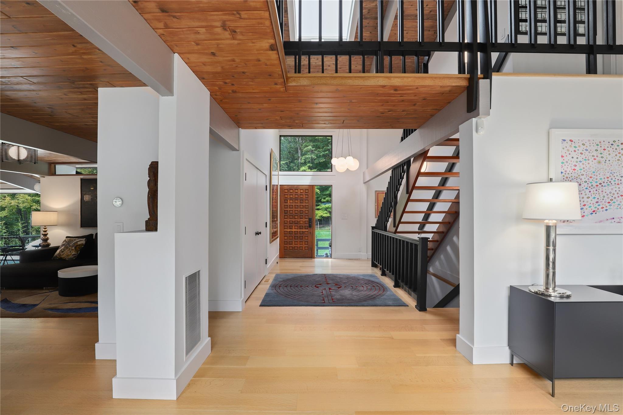 21 Black Spring Road Pound Ridge, NY 10576 - Photo 15 of 36 Light filled entry