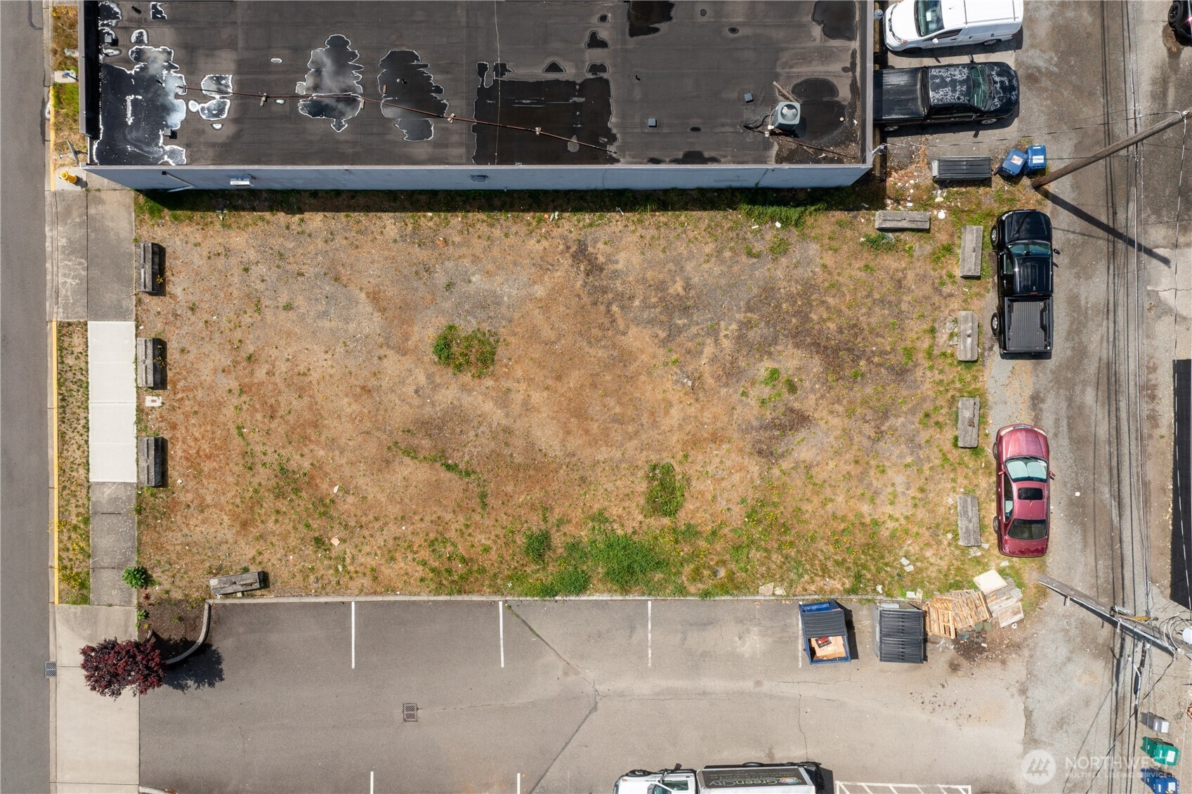 3703 3rd Street Northeast Auburn, WA 98002 - Photo 5 of 23 a bathroom with a bathtub and shower