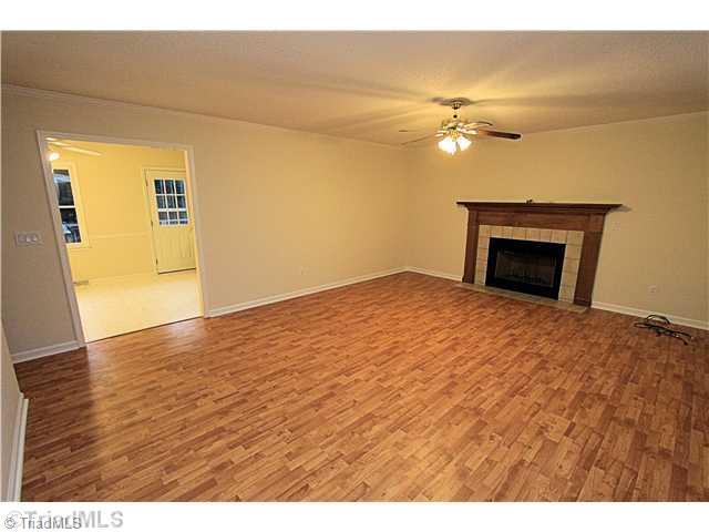 1040 Briarcreek Road King, NC 27021 - Photo 2 of 8 Living Room.