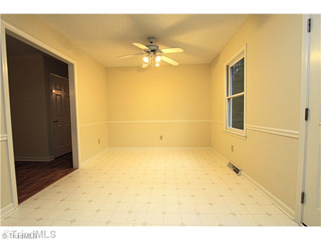 1040 Briarcreek Road King, NC 27021 - Photo 4 of 8 Breakfast.