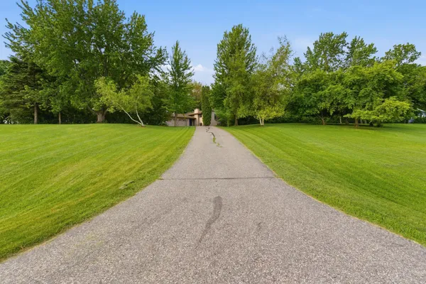 $350,000 | 1309 Horseshoe Drive, Willmar, MN 56201