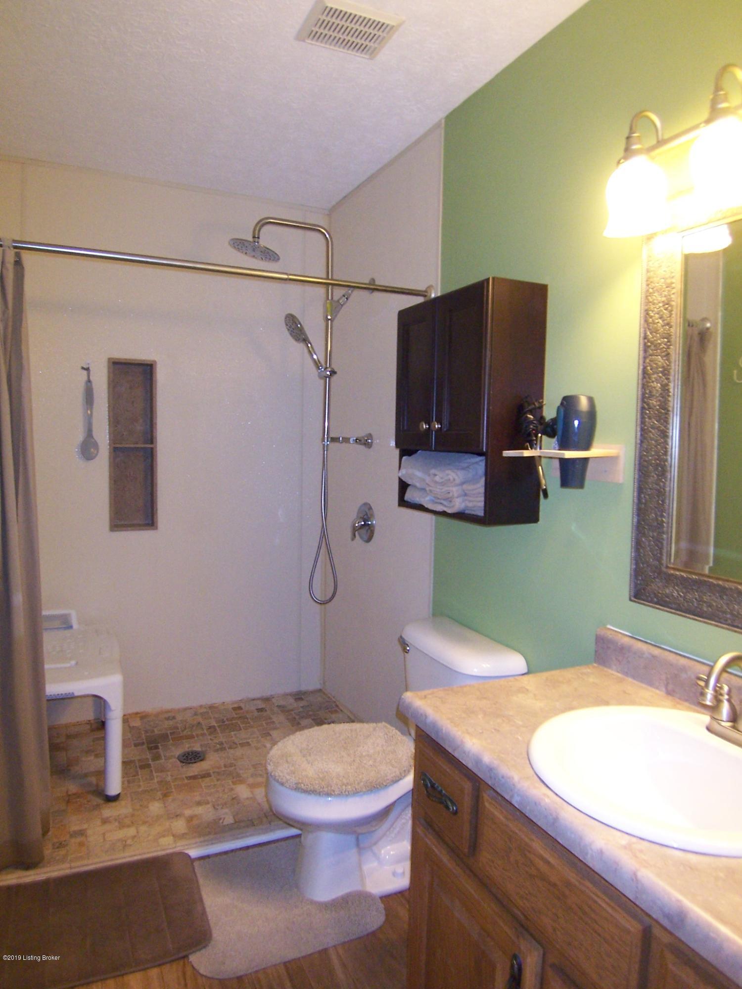 3480 Holy Cross Road Loretto, KY 40037 - Photo 10 of 28 Master Bathroom