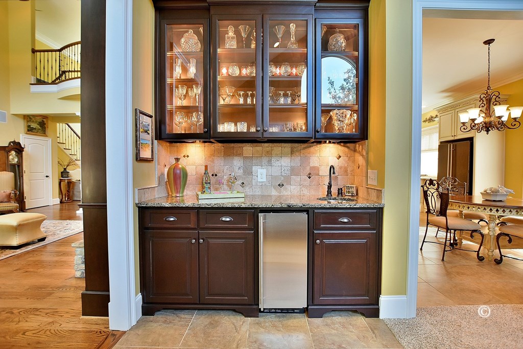 2408 Country Club Road Columbus, GA 31906 - Photo 18 of 45 Wet bar