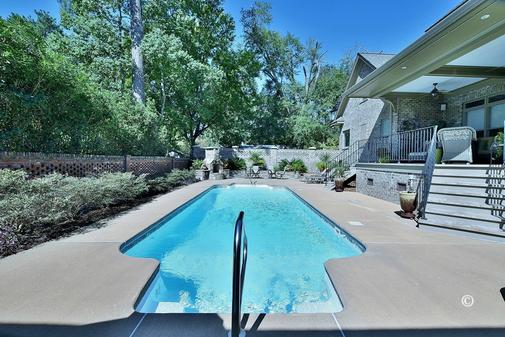 2408 Country Club Road Columbus, GA 31906 - Photo 5 of 45 Salt water pool