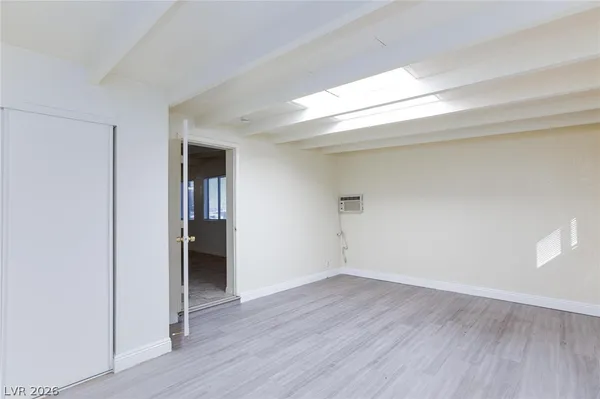 $1,500 | 232 Hillcrest Drive, Henderson, NV 89015