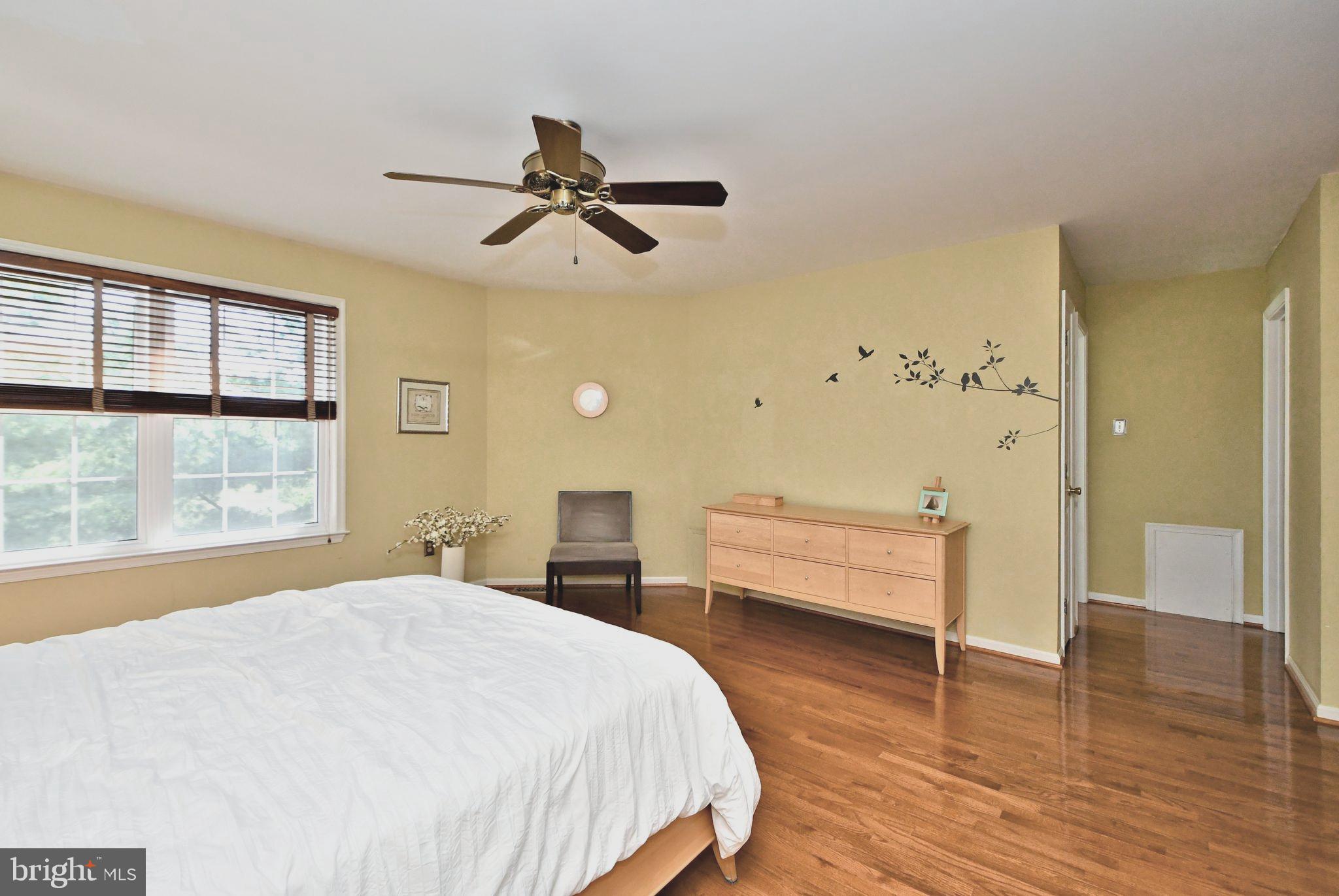 209 Primrose Lane Maple Glen, PA 19002 - Photo 22 of 37 Spacious and Bright