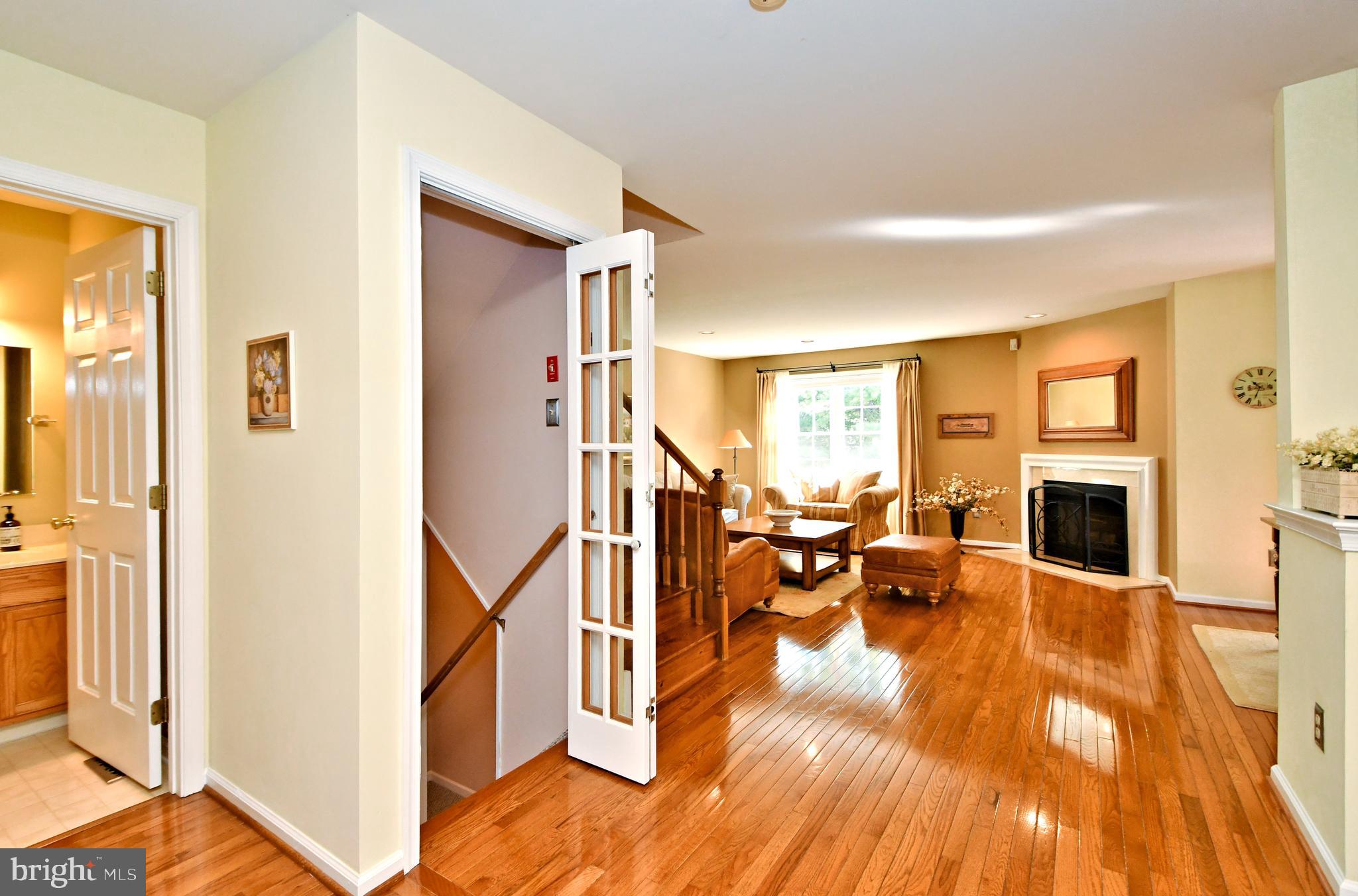 209 Primrose Lane Maple Glen, PA 19002 - Photo 5 of 37 Open and Airy with Woodburning Fireplace-
