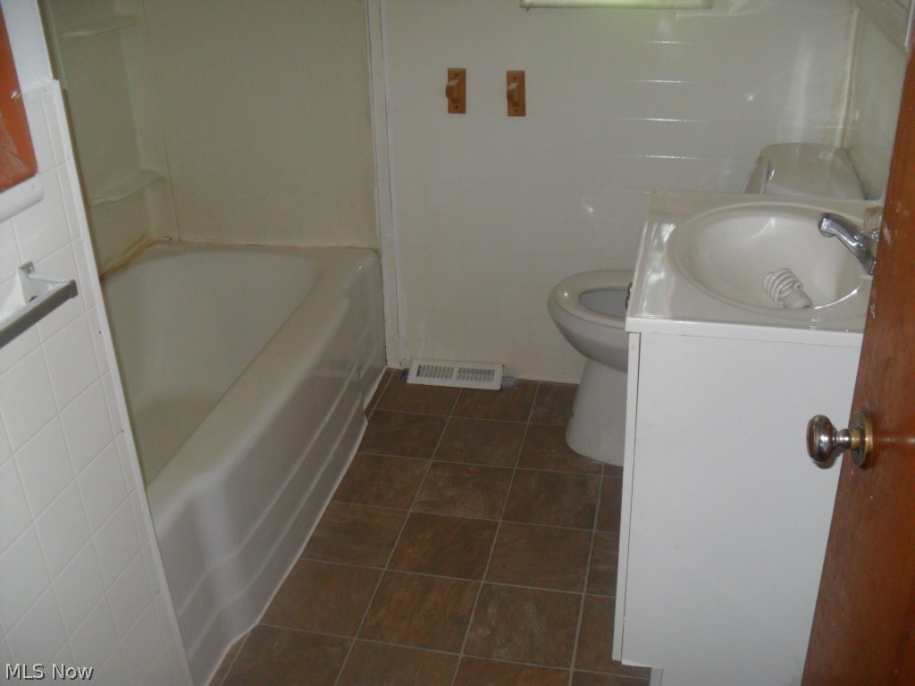 6332 Sanborn Road Ashtabula, OH 44004 - Photo 8 of 13 Gallery Image 8