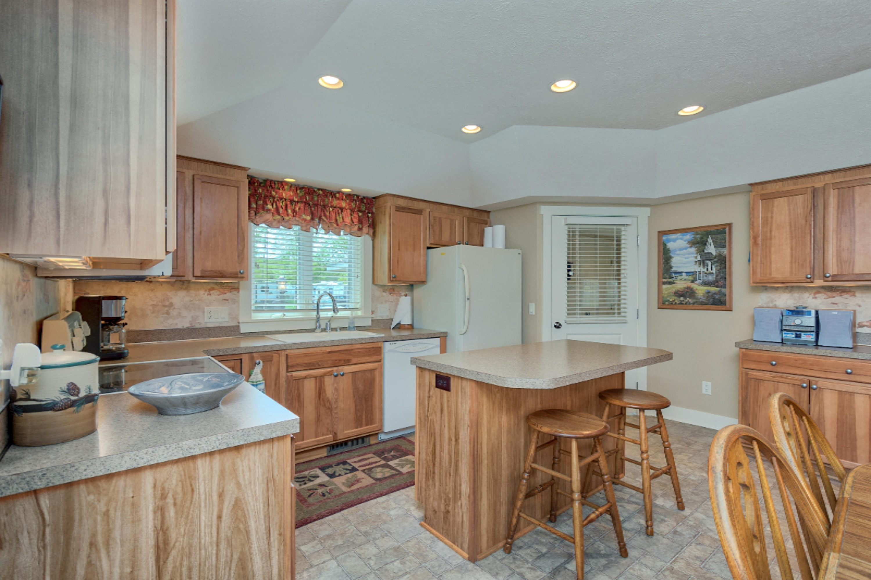 6124 Cutler Road Lakeview, MI 48850 - Photo 9 of 38 08 Kitchen