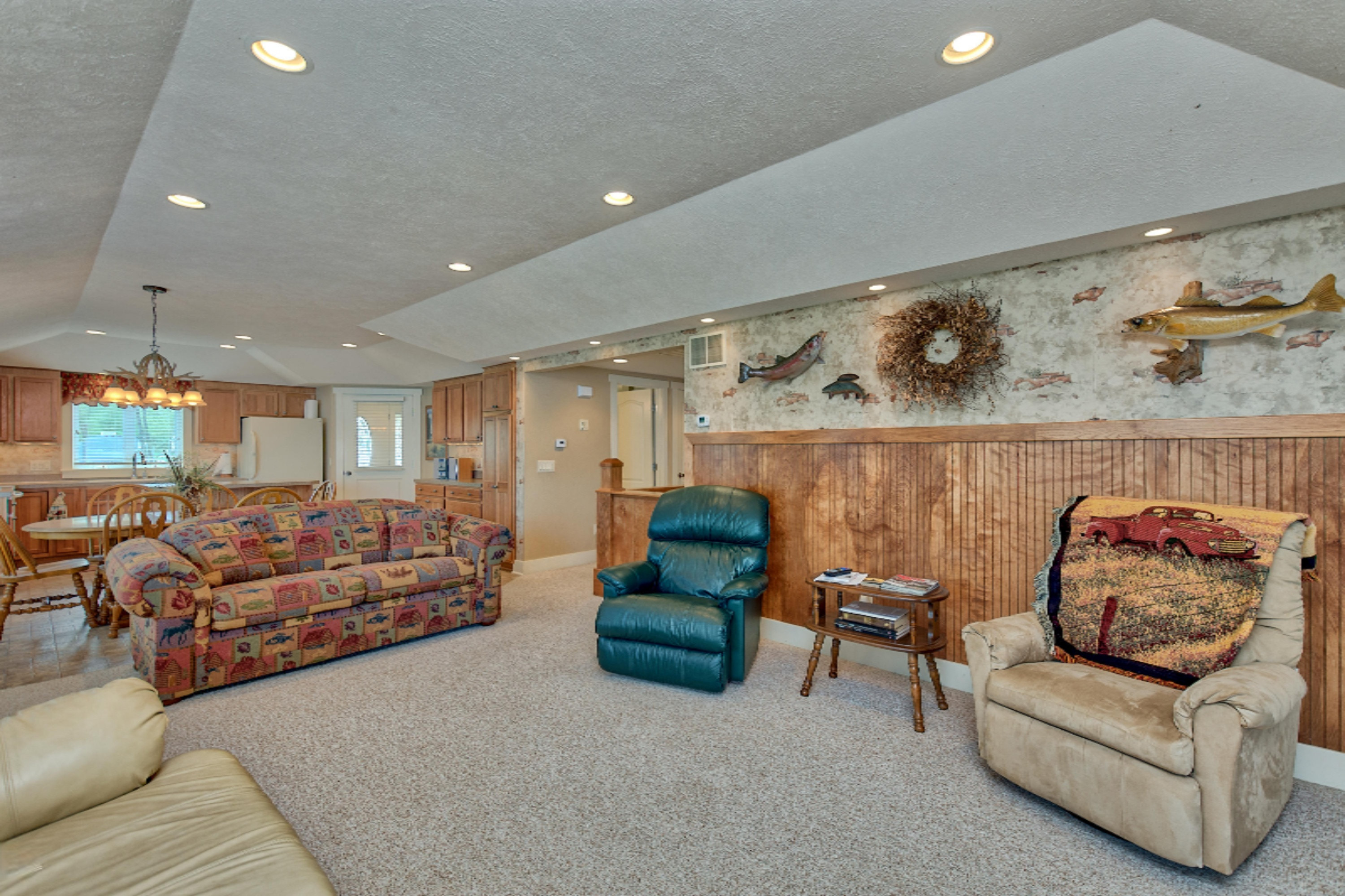 6124 Cutler Road Lakeview, MI 48850 - Photo 15 of 38 14 Living Room