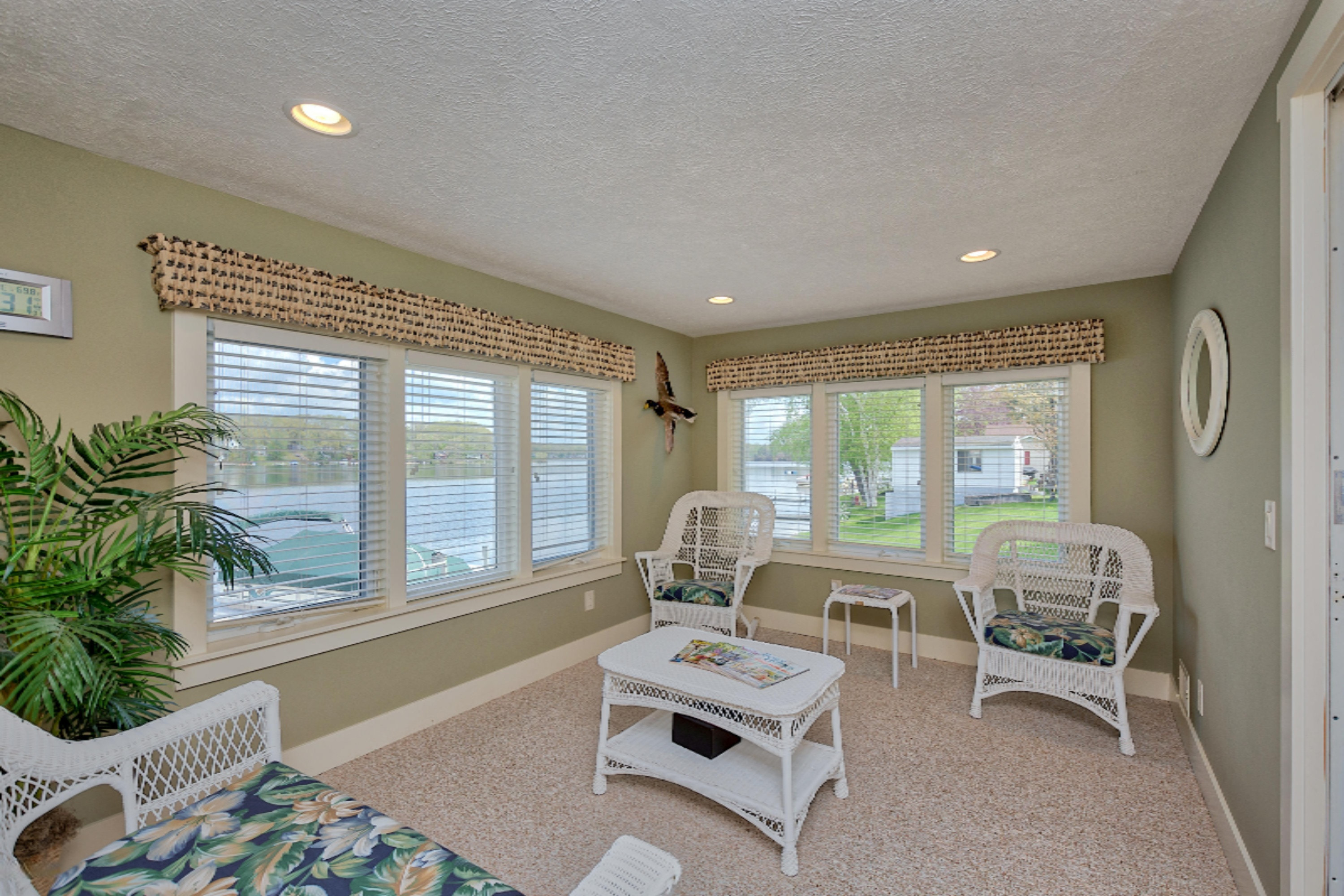 6124 Cutler Road Lakeview, MI 48850 - Photo 16 of 38 15 Sunroom