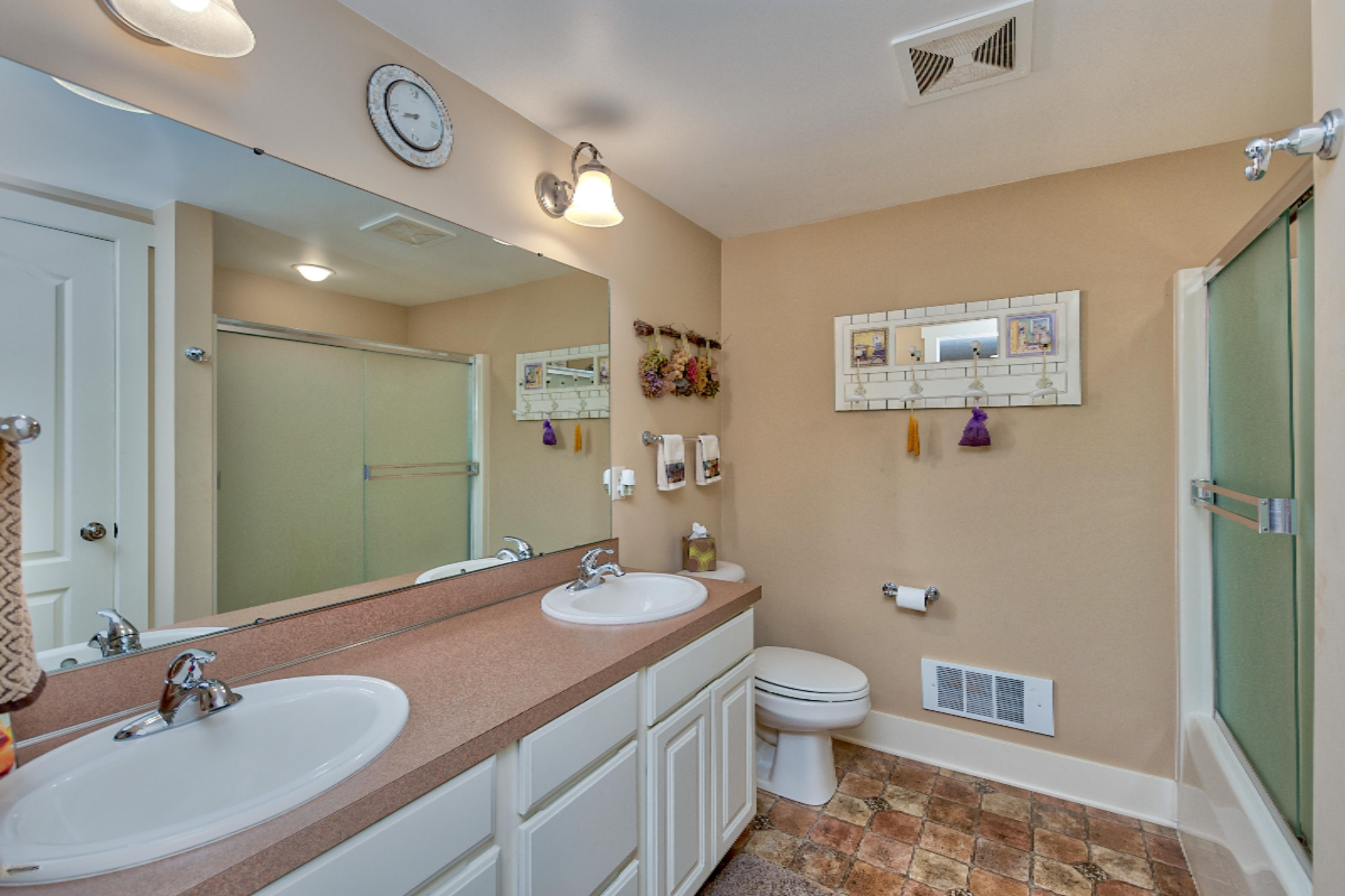 6124 Cutler Road Lakeview, MI 48850 - Photo 21 of 38 19 Master Bath