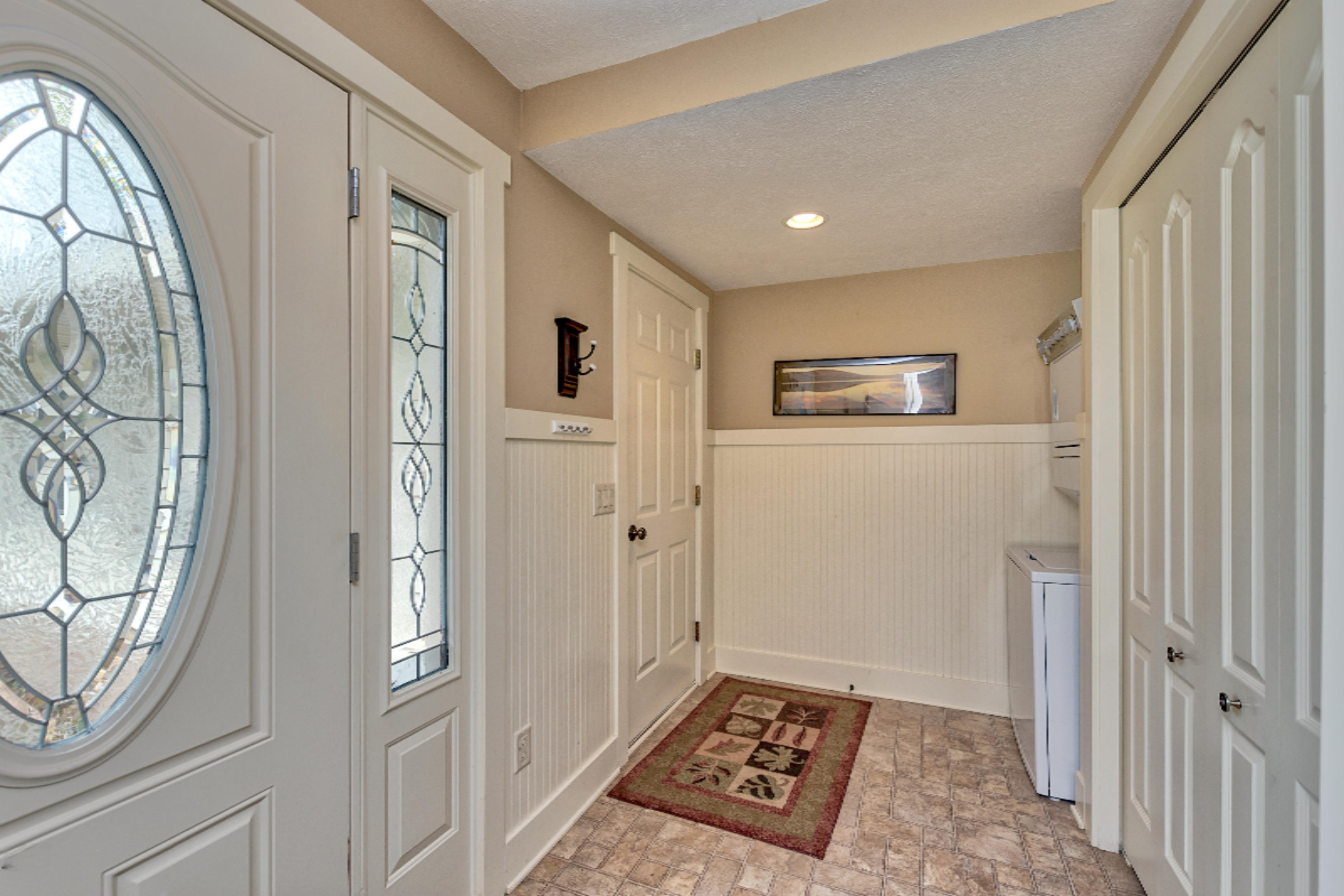 6124 Cutler Road Lakeview, MI 48850 - Photo 26 of 38 25 Mud Room and Laundry