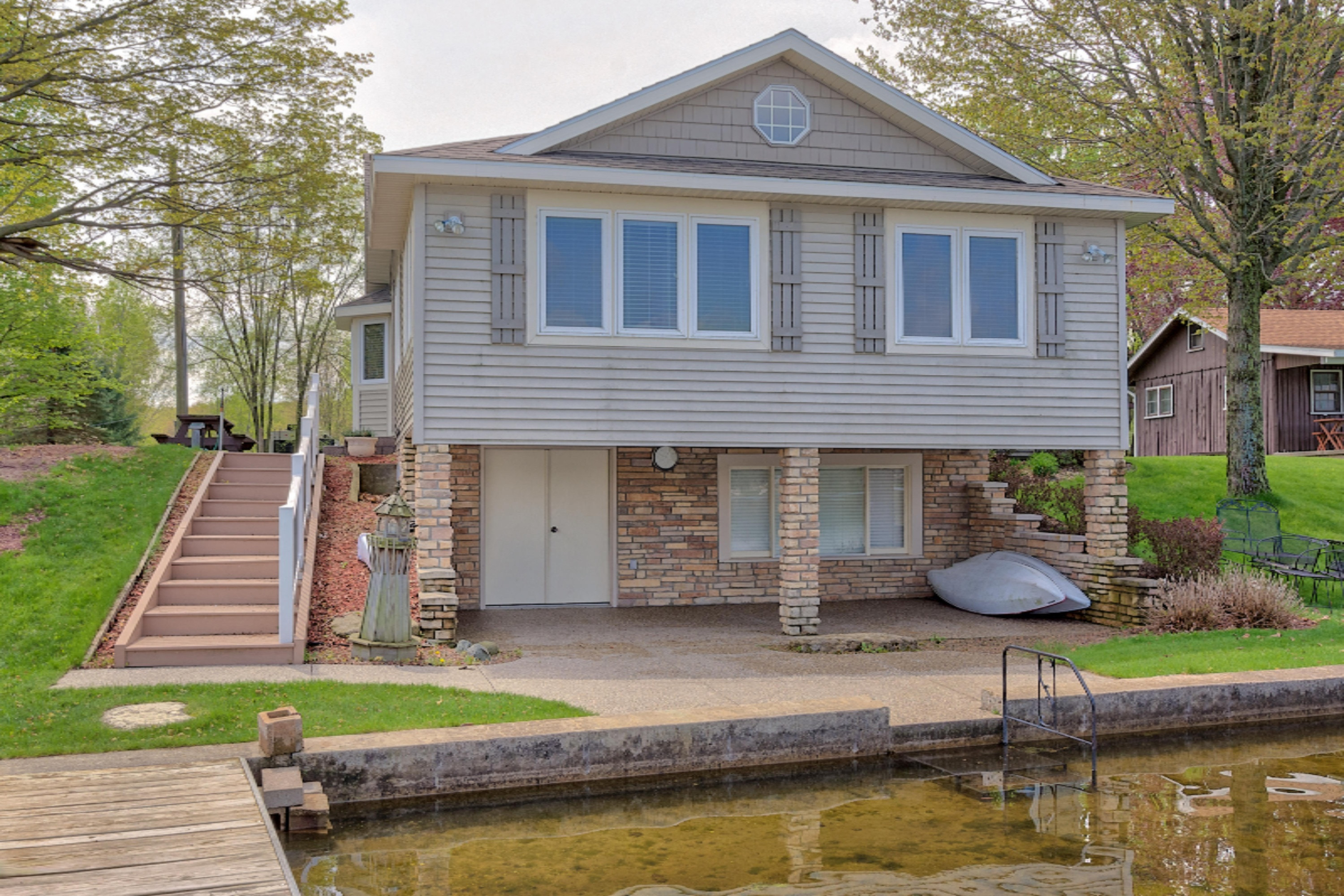 6124 Cutler Road Lakeview, MI 48850 - Photo 27 of 38 27 Lakeside of Home