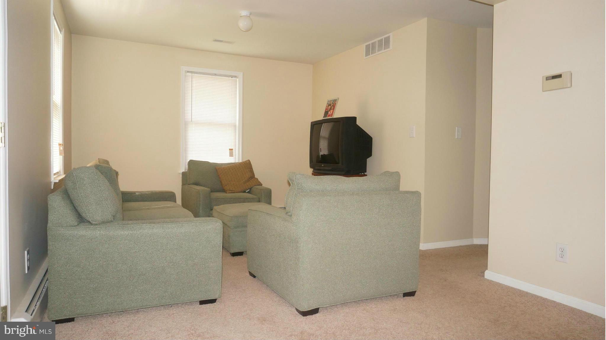 105 Trappe Road Baltimore, MD 21222 - Photo 9 of 19 Living Room