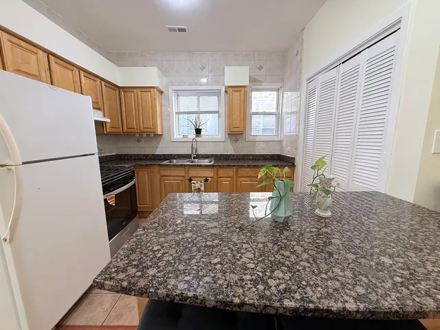 $1,700 | 3643 South Hamilton Avenue, Unit 3, Chicago, IL 60609