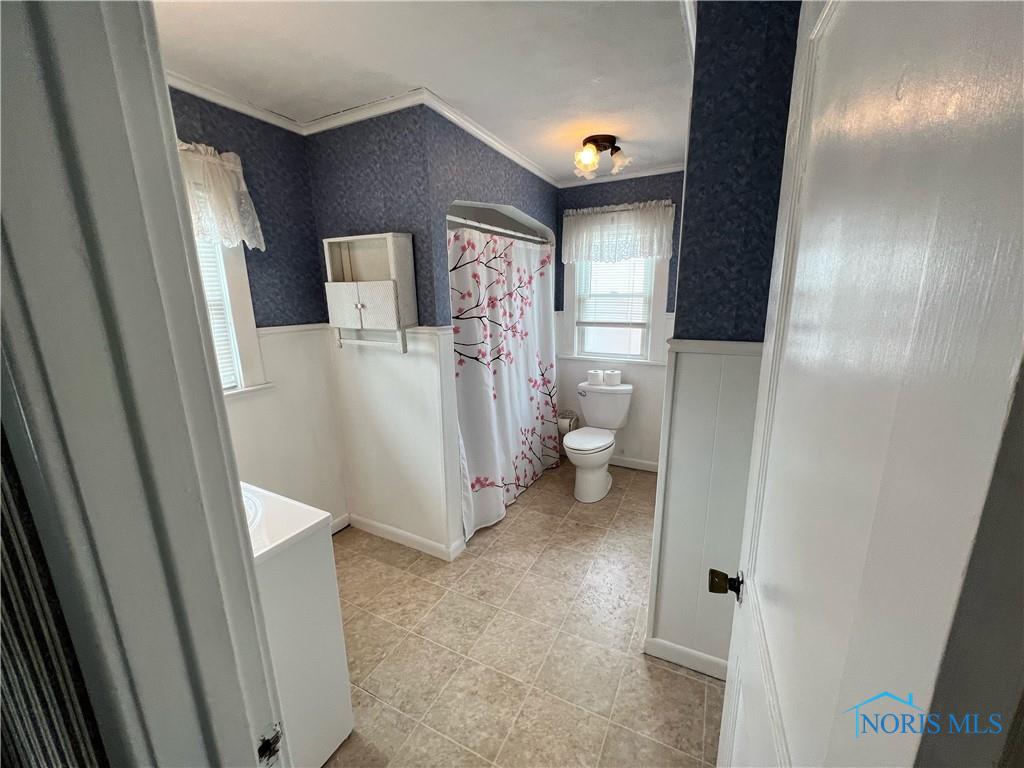 1437 Sabra Road Toledo, OH 43612 - Photo 8 of 9 Gallery Image 8
