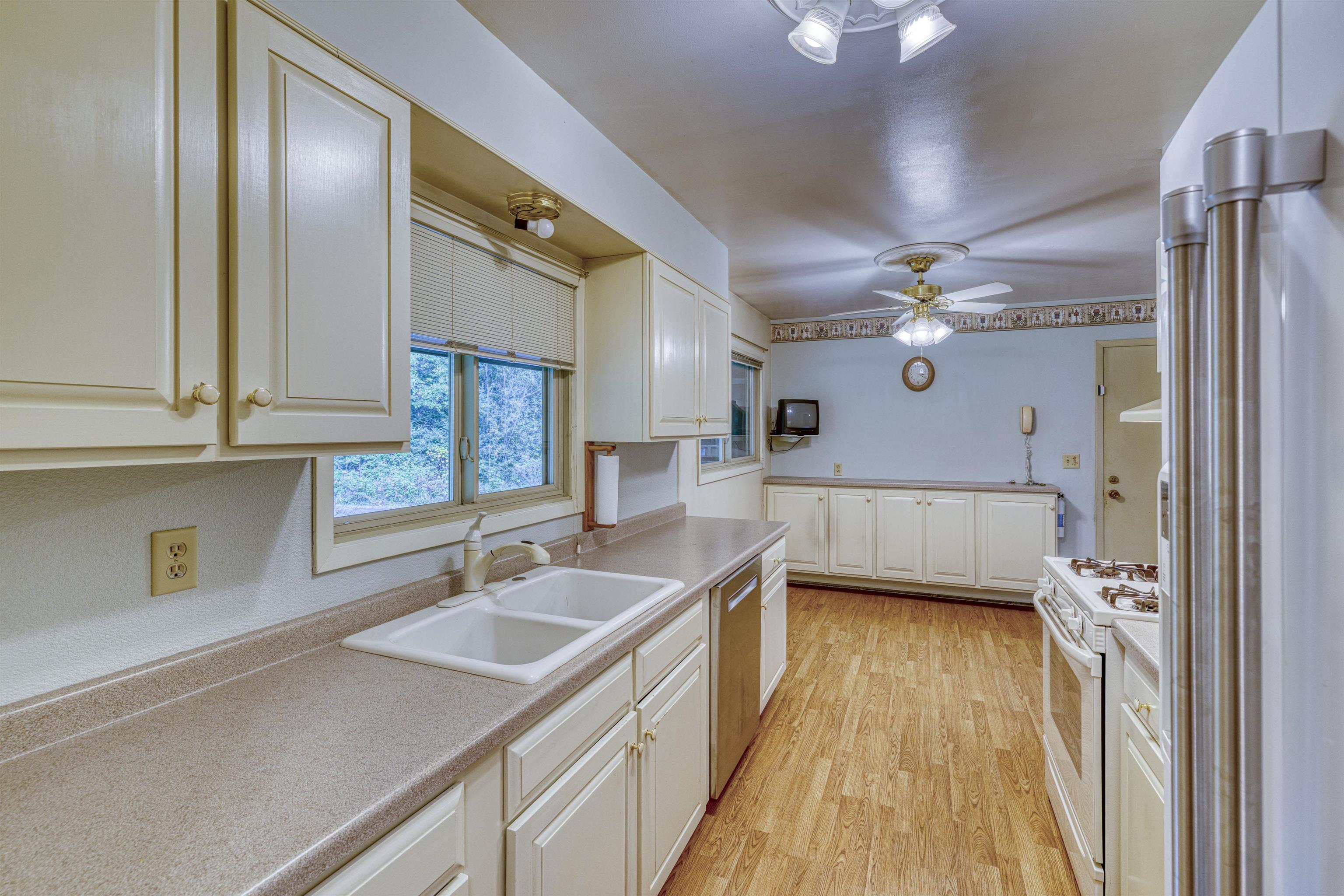 1954 Lismore Road Duluth, MN 55804 - Photo 26 of 57