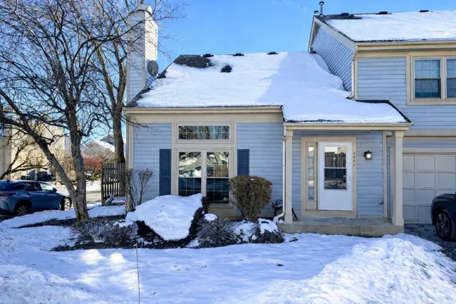 $310,000 | 1118 North Knollwood Drive, Palatine, IL 60067