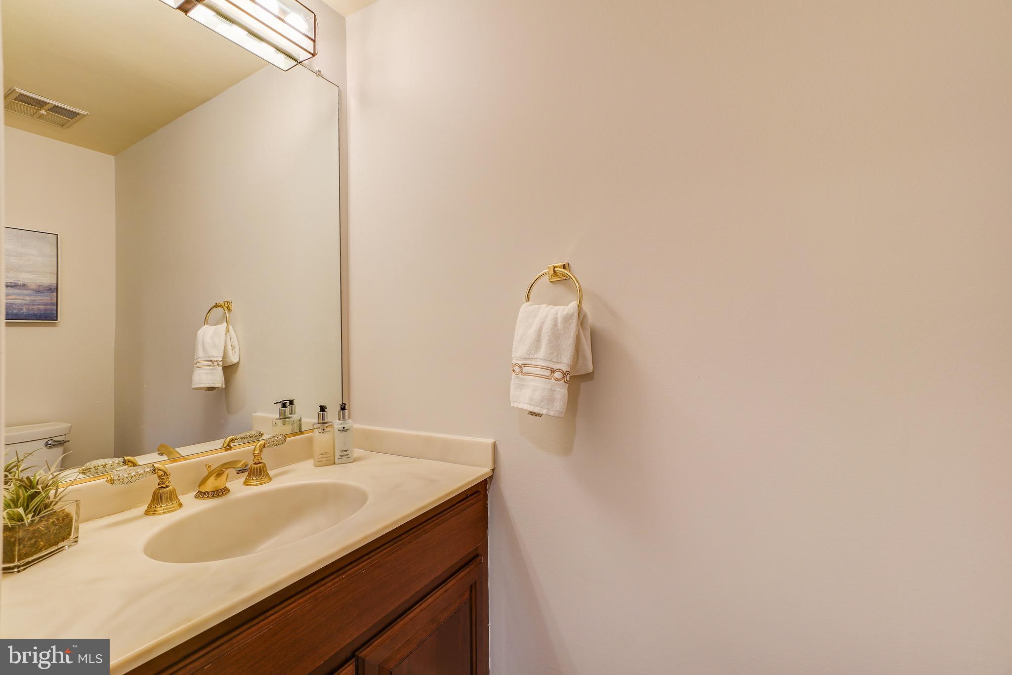 8006 Quarry Ridge Way Bethesda, MD 20817 - Photo 16 of 35