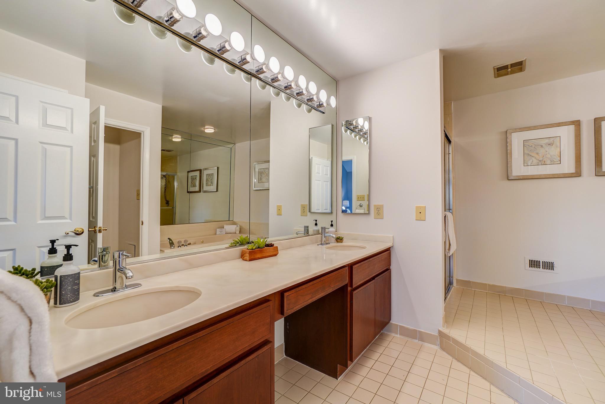 8006 Quarry Ridge Way Bethesda, MD 20817 - Photo 19 of 35